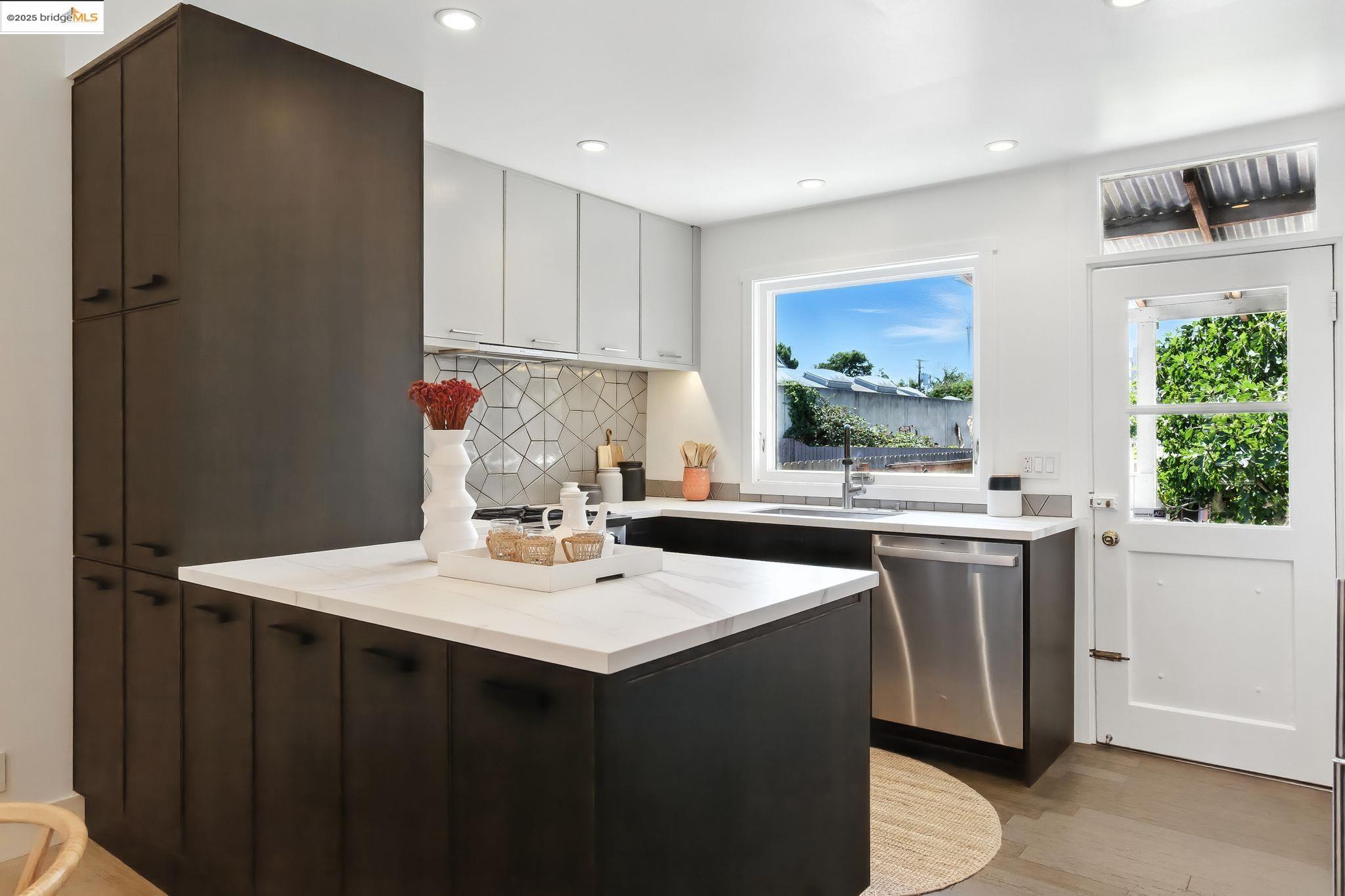 Detail Gallery Image 17 of 46 For 1814 Sixth Street, Berkeley,  CA 94710 - 1 Beds | 1 Baths