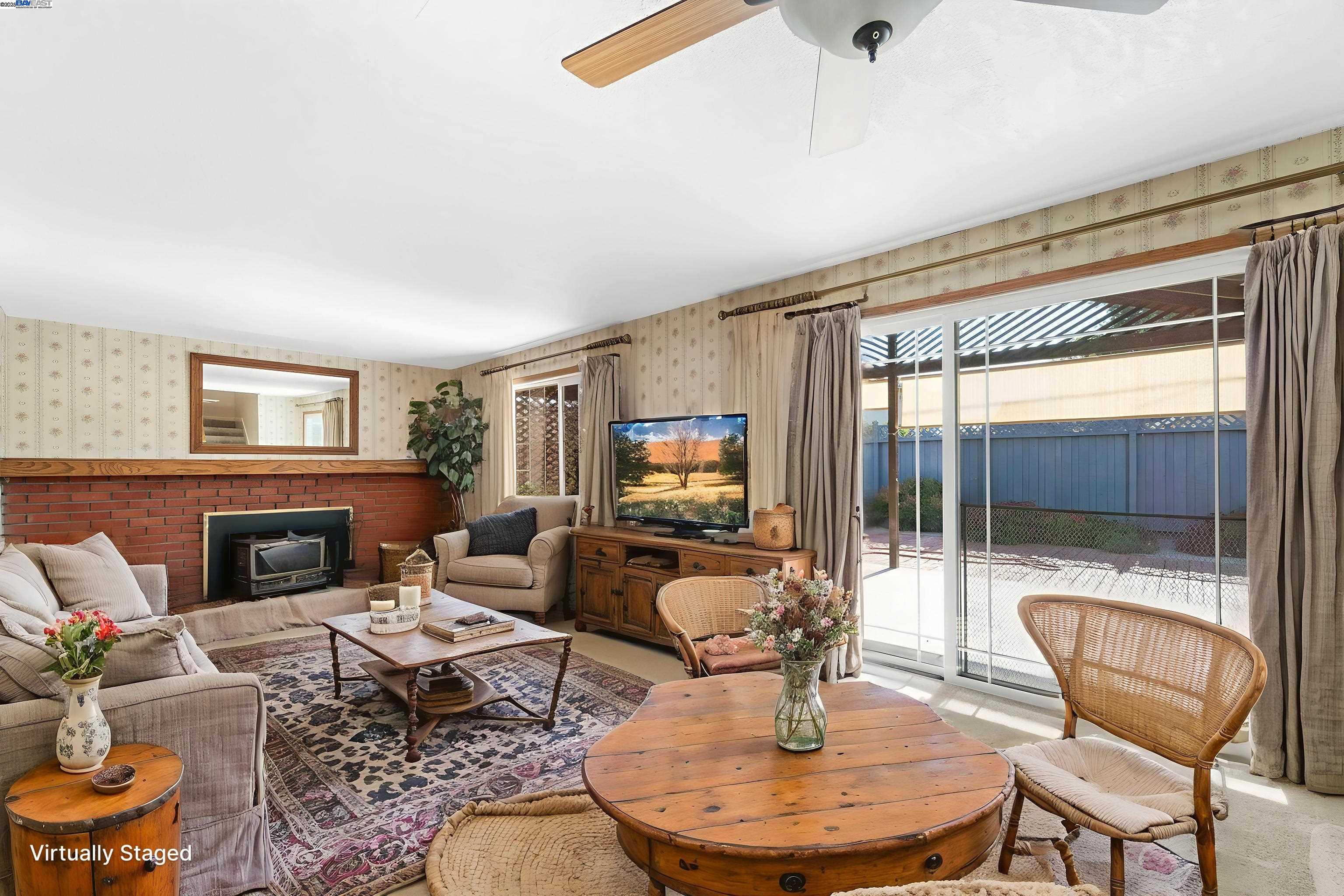 Detail Gallery Image 4 of 27 For 42747 Wixon Dr, Fremont,  CA 94538 - 5 Beds | 2 Baths