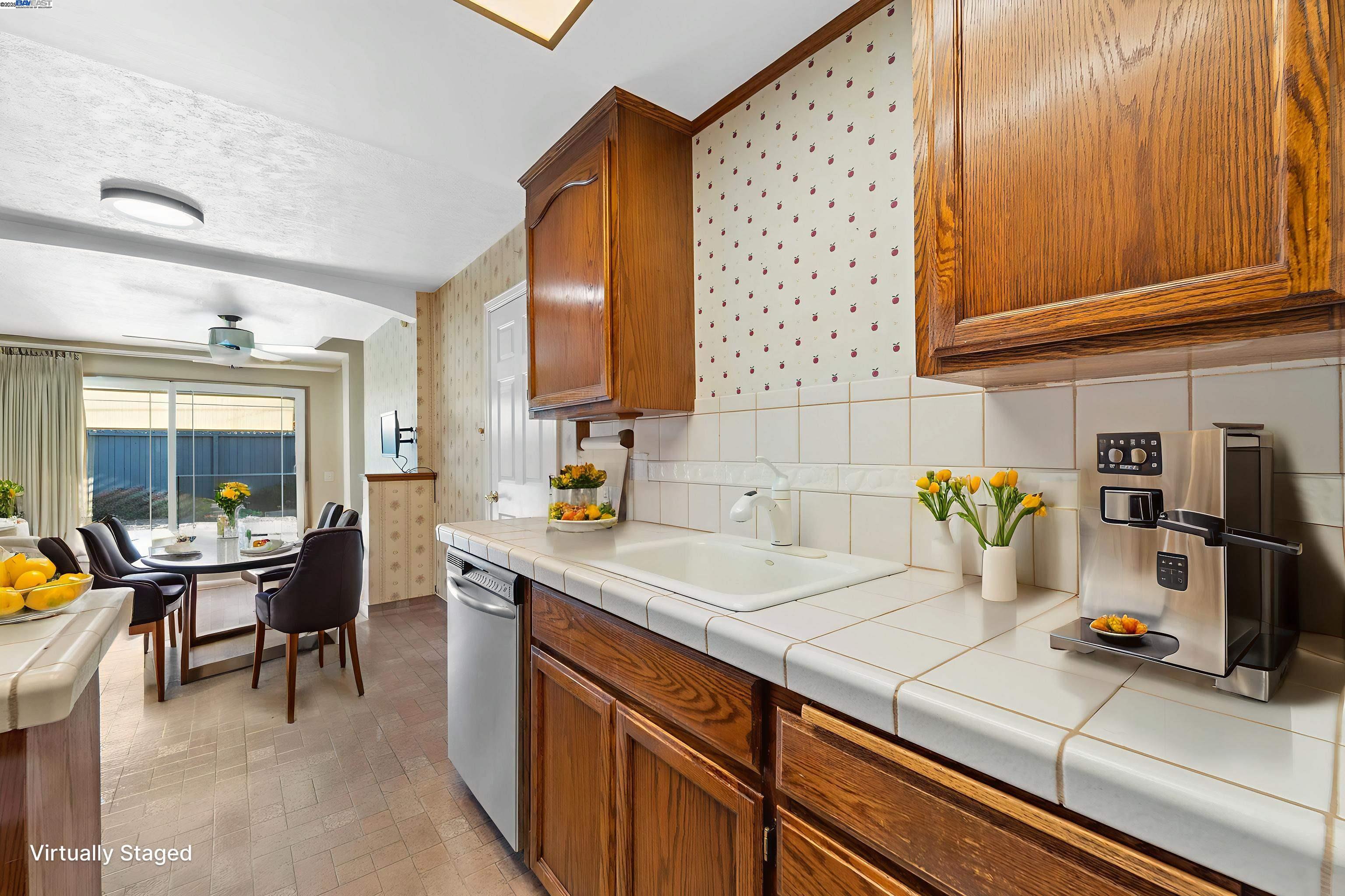 Detail Gallery Image 6 of 27 For 42747 Wixon Dr, Fremont,  CA 94538 - 5 Beds | 2 Baths