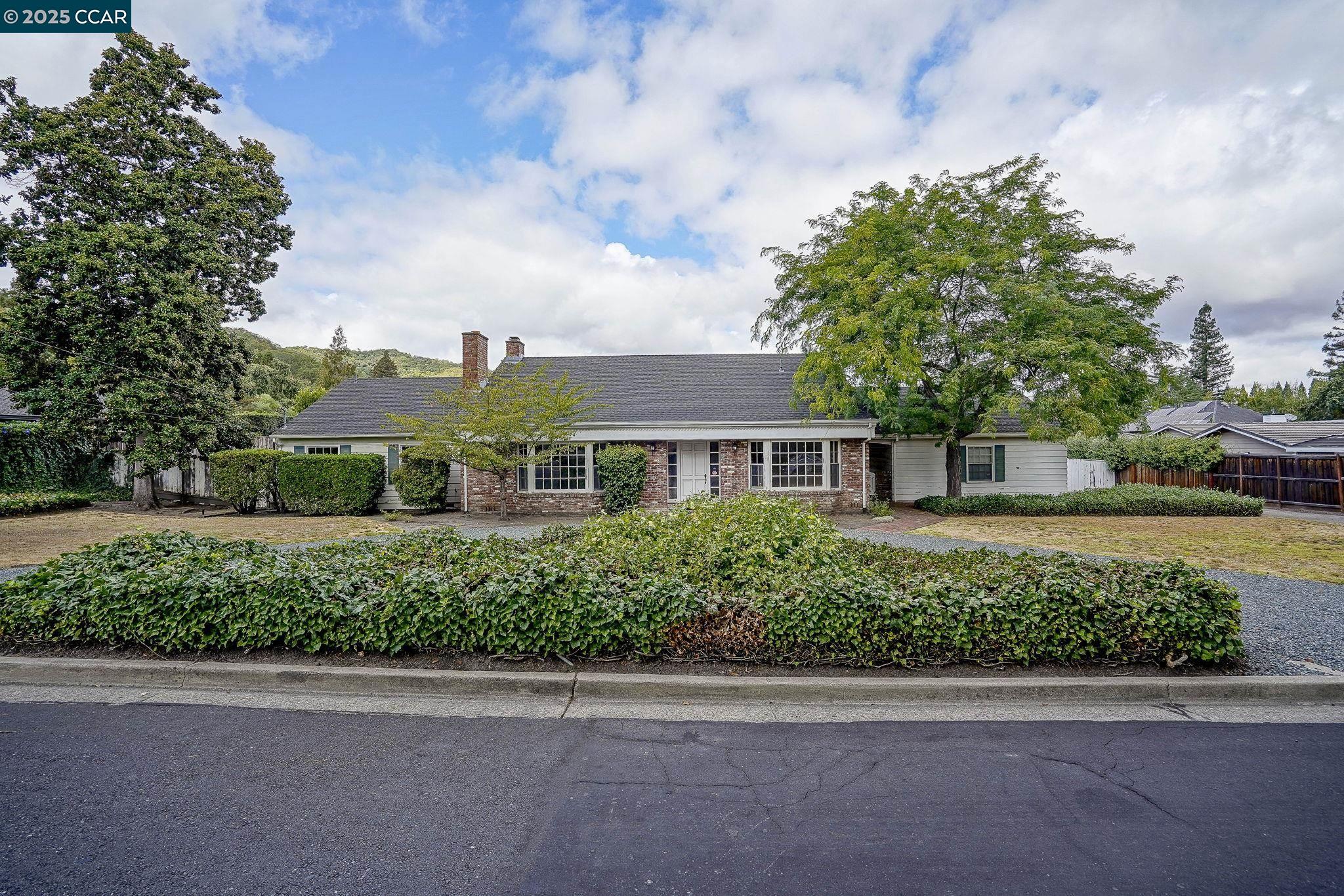 Detail Gallery Image 19 of 20 For 1570 Las Trampas, Alamo,  CA 94507 - 3 Beds | 2/1 Baths