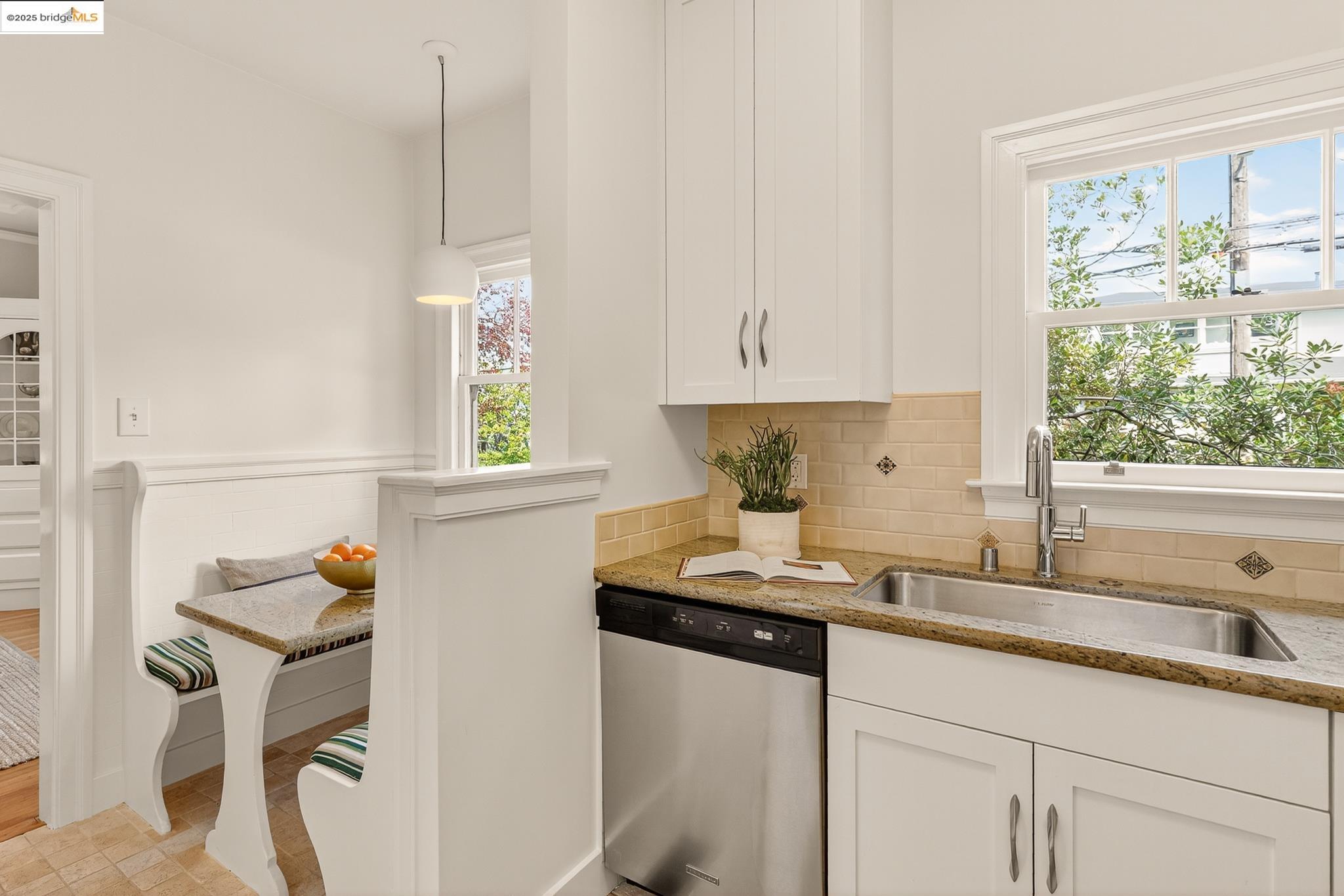 Detail Gallery Image 14 of 29 For 1501 Oxford St #1,  Berkeley,  CA 94709 - 1 Beds | 1 Baths