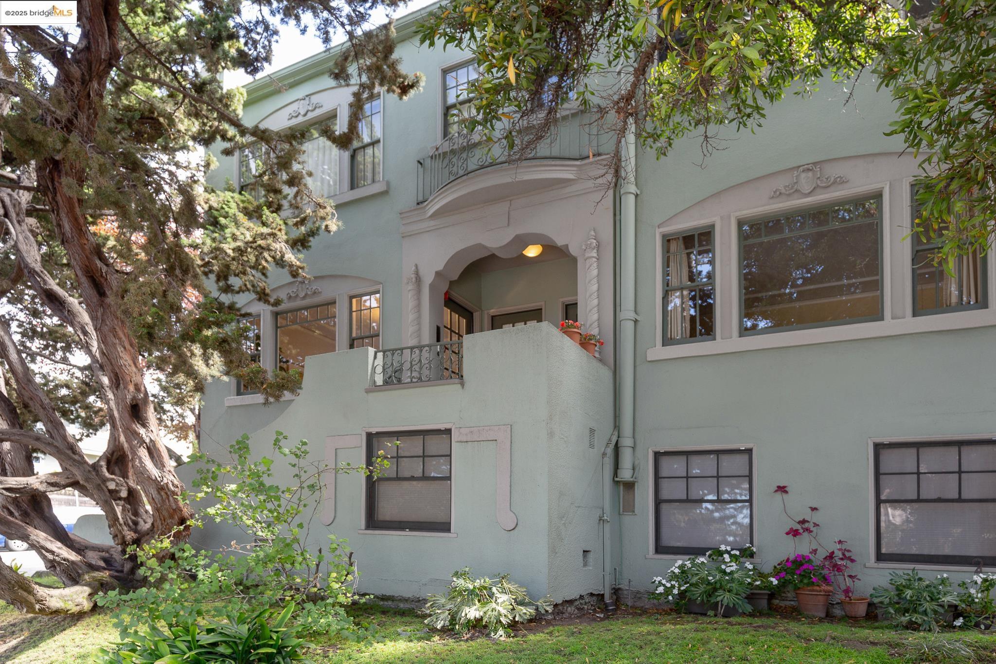 Detail Gallery Image 25 of 29 For 1501 Oxford St #1,  Berkeley,  CA 94709 - 1 Beds | 1 Baths