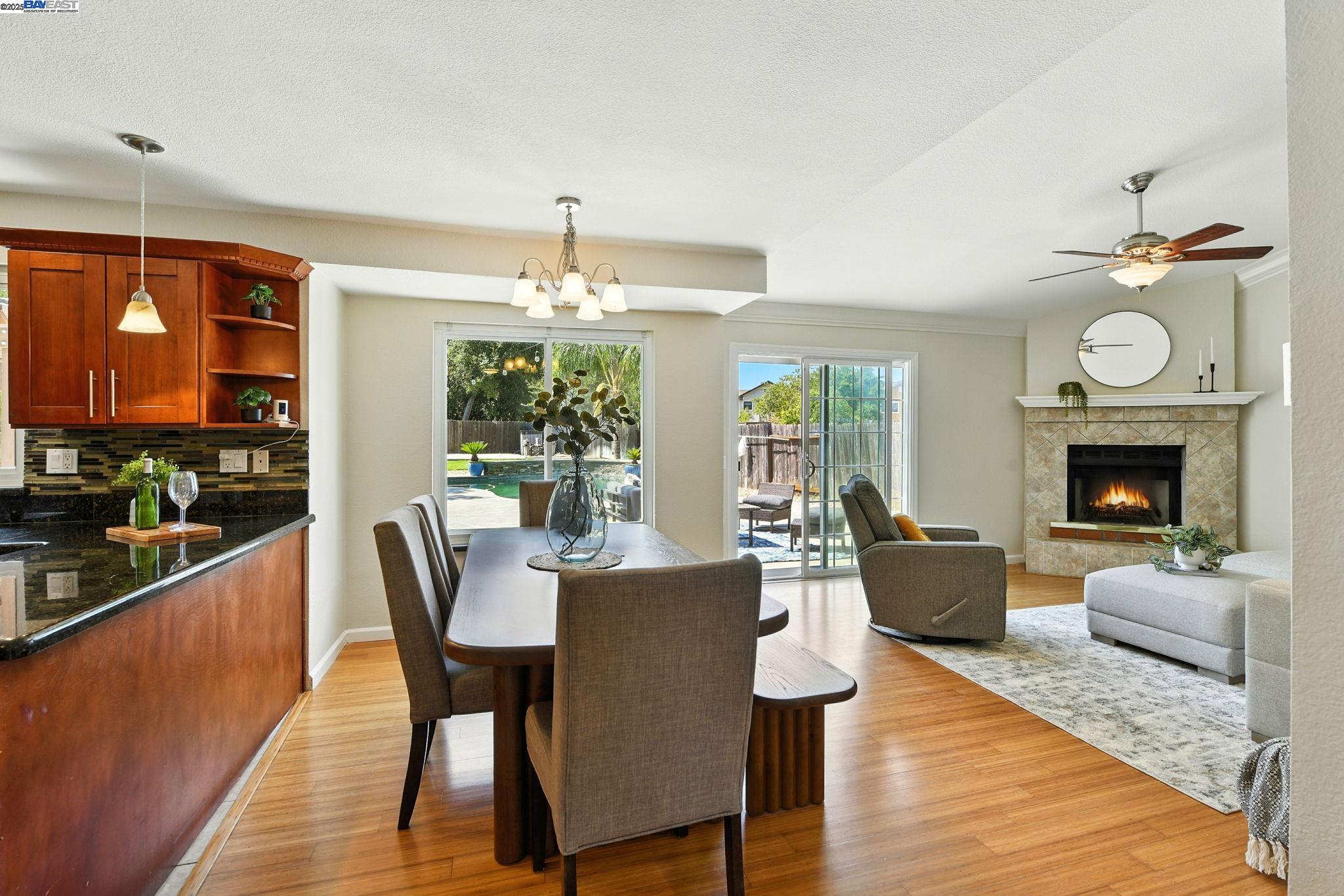 Detail Gallery Image 10 of 39 For 3672 Sun Maiden Way, Antelope,  CA 95843 - 3 Beds | 2/1 Baths