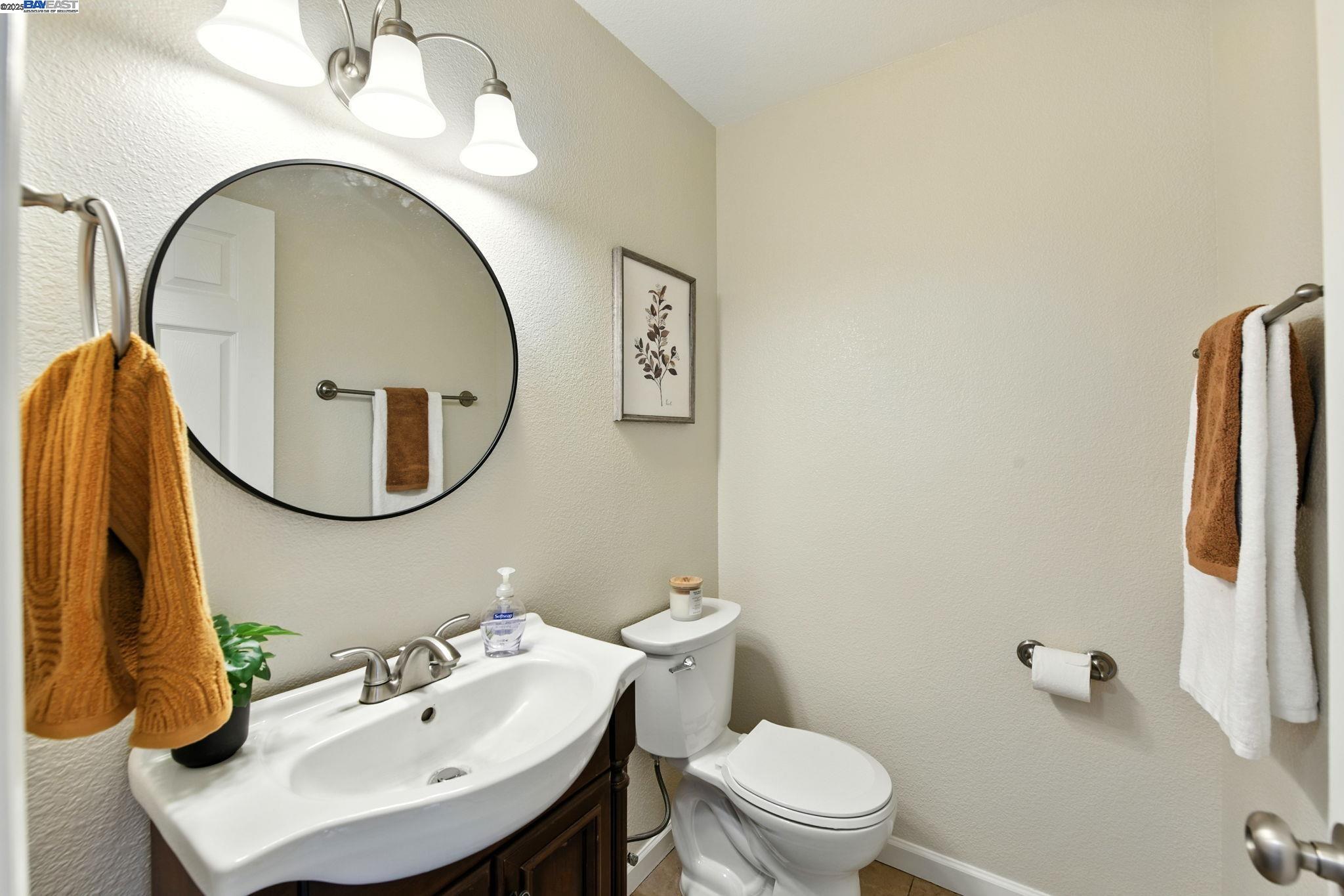 Detail Gallery Image 16 of 39 For 3672 Sun Maiden Way, Antelope,  CA 95843 - 3 Beds | 2/1 Baths