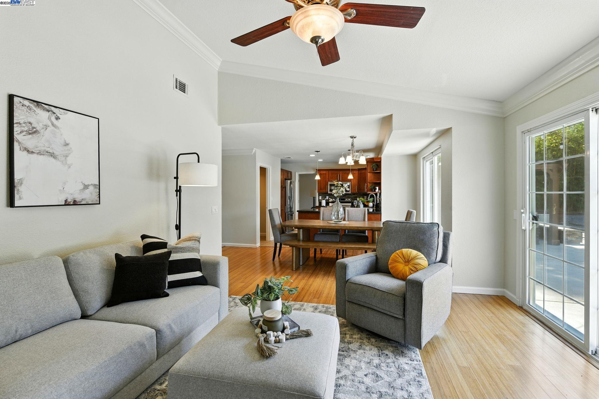 Detail Gallery Image 19 of 39 For 3672 Sun Maiden Way, Antelope,  CA 95843 - 3 Beds | 2/1 Baths