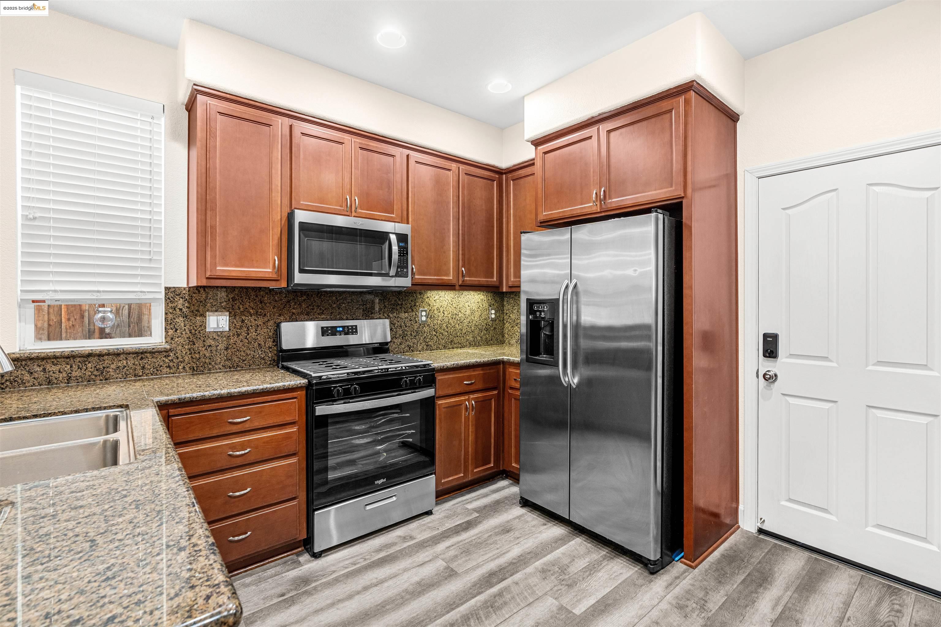 Photo #5: 41110156 Listing 