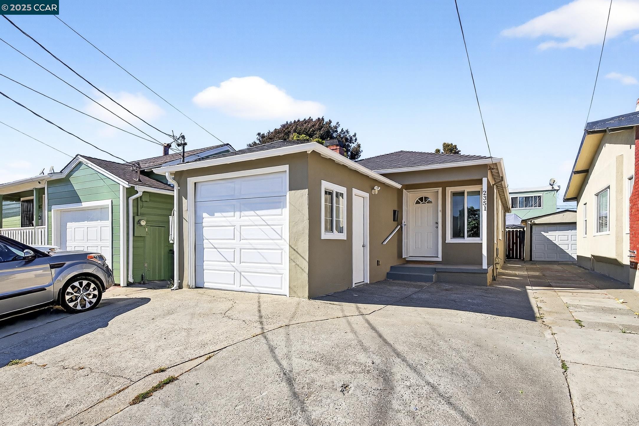 Detail Gallery Image 2 of 40 For 2351 Brooks Ave, Richmond,  CA 94804 - 2 Beds | 1 Baths