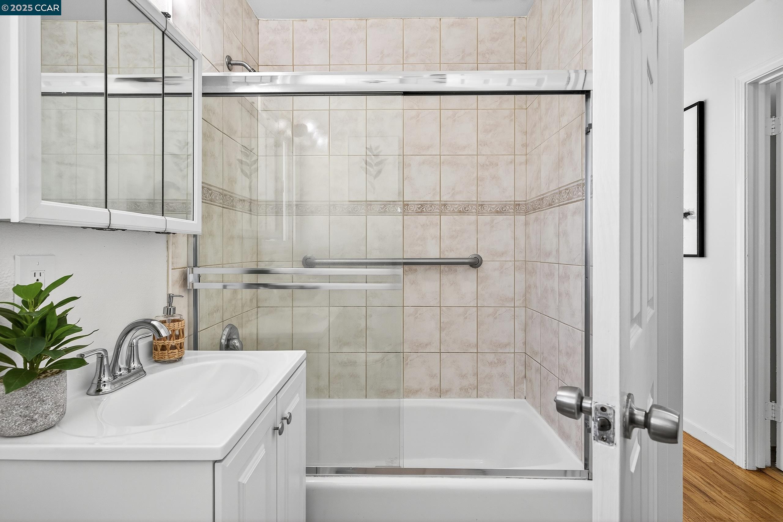 Detail Gallery Image 27 of 40 For 2351 Brooks Ave, Richmond,  CA 94804 - 2 Beds | 1 Baths