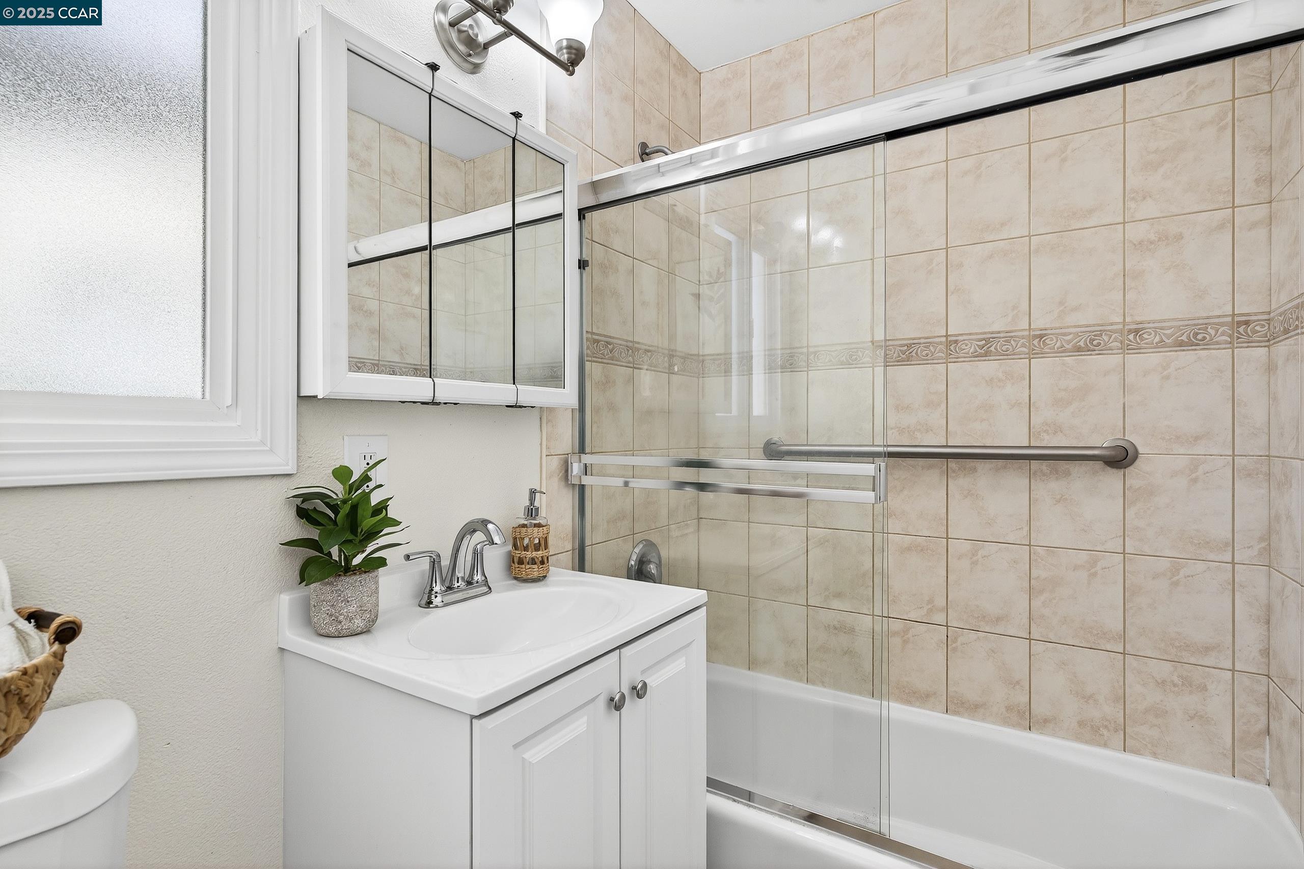 Detail Gallery Image 28 of 40 For 2351 Brooks Ave, Richmond,  CA 94804 - 2 Beds | 1 Baths