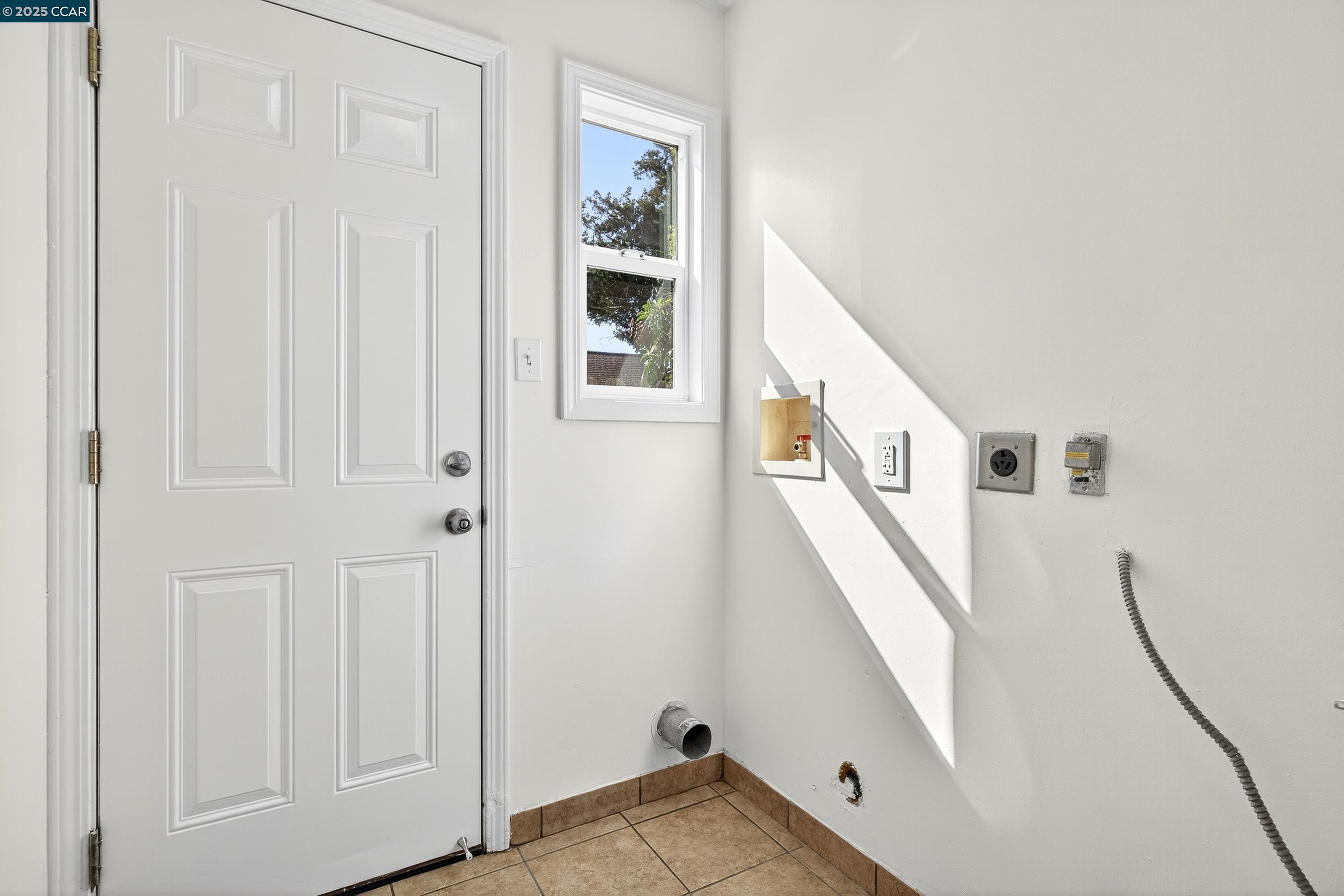 Detail Gallery Image 32 of 40 For 2351 Brooks Ave, Richmond,  CA 94804 - 2 Beds | 1 Baths