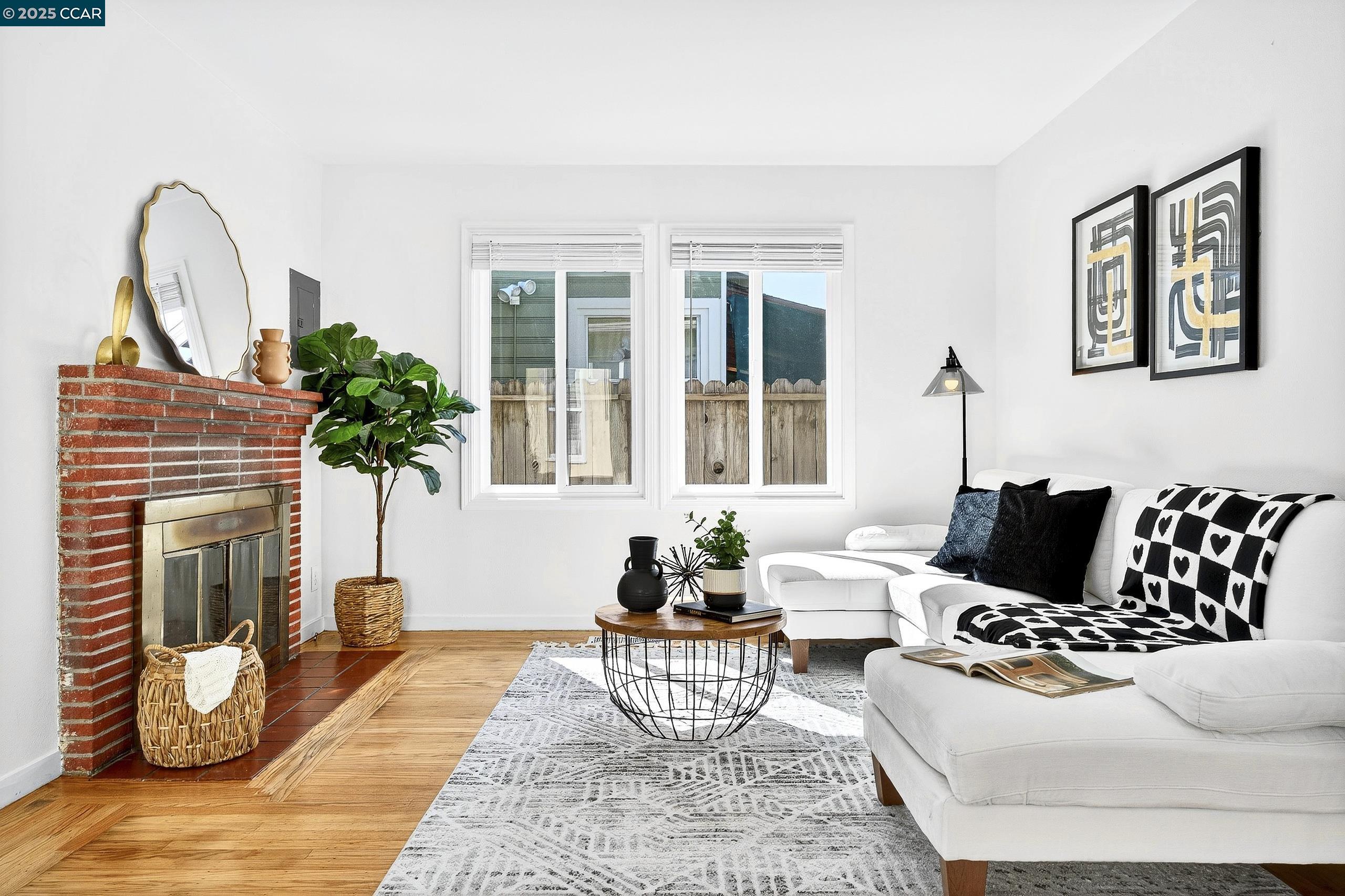 Detail Gallery Image 9 of 40 For 2351 Brooks Ave, Richmond,  CA 94804 - 2 Beds | 1 Baths