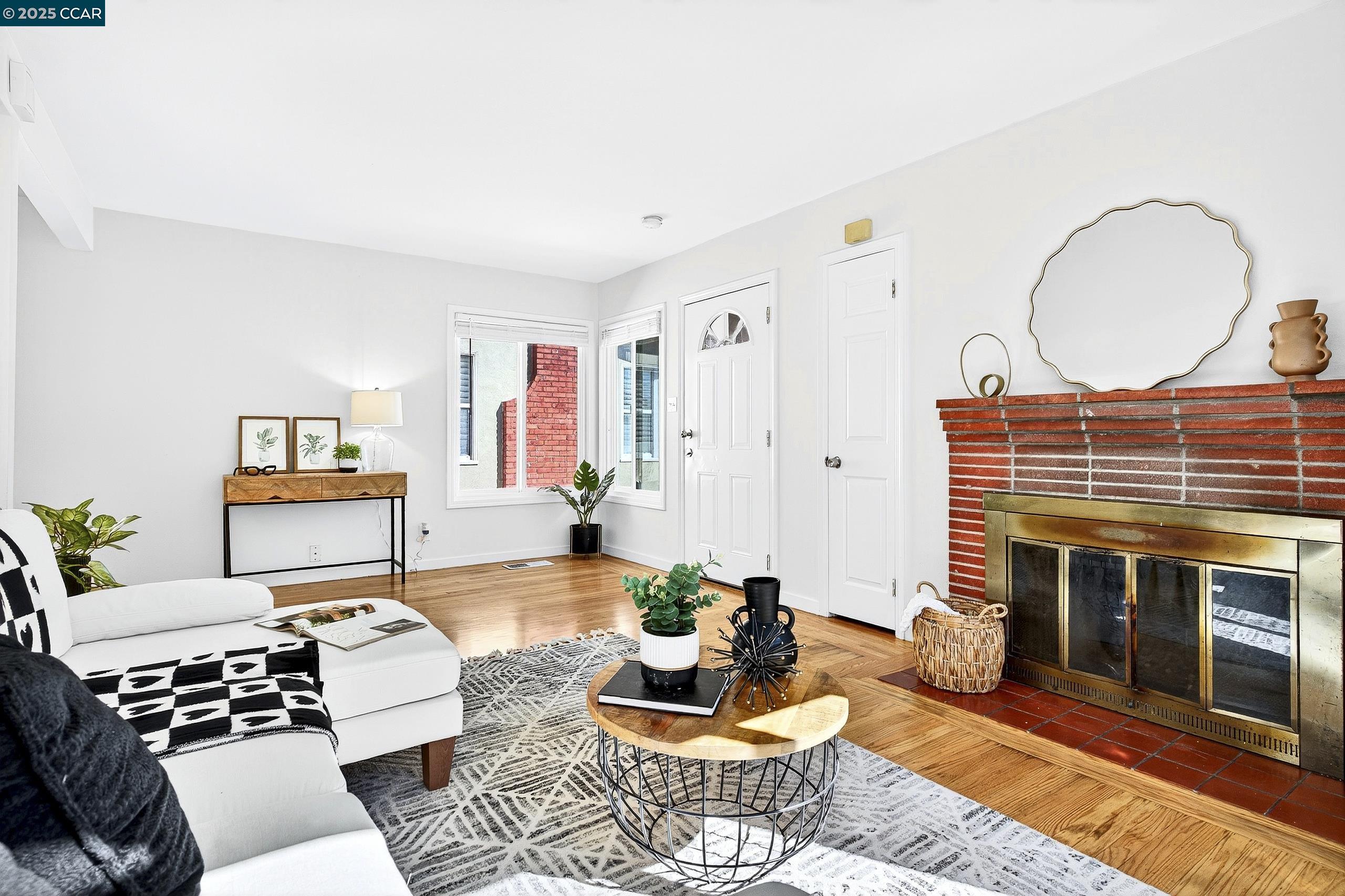 Detail Gallery Image 10 of 40 For 2351 Brooks Ave, Richmond,  CA 94804 - 2 Beds | 1 Baths