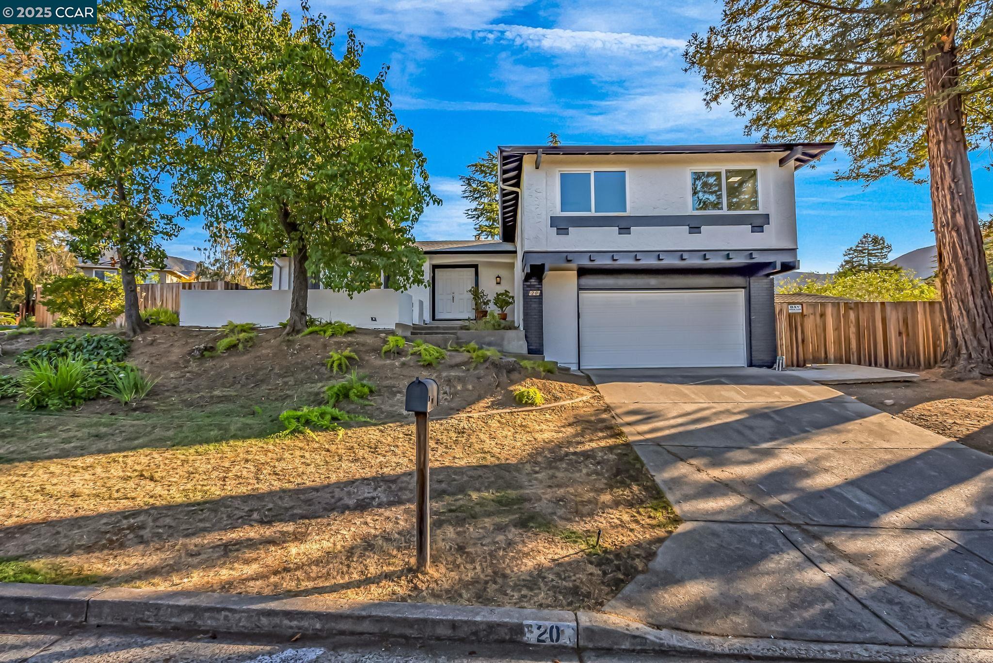 Detail Gallery Image 4 of 48 For 20 Mt Tamalpais Pl, Clayton,  CA 94517 - 4 Beds | 2/1 Baths
