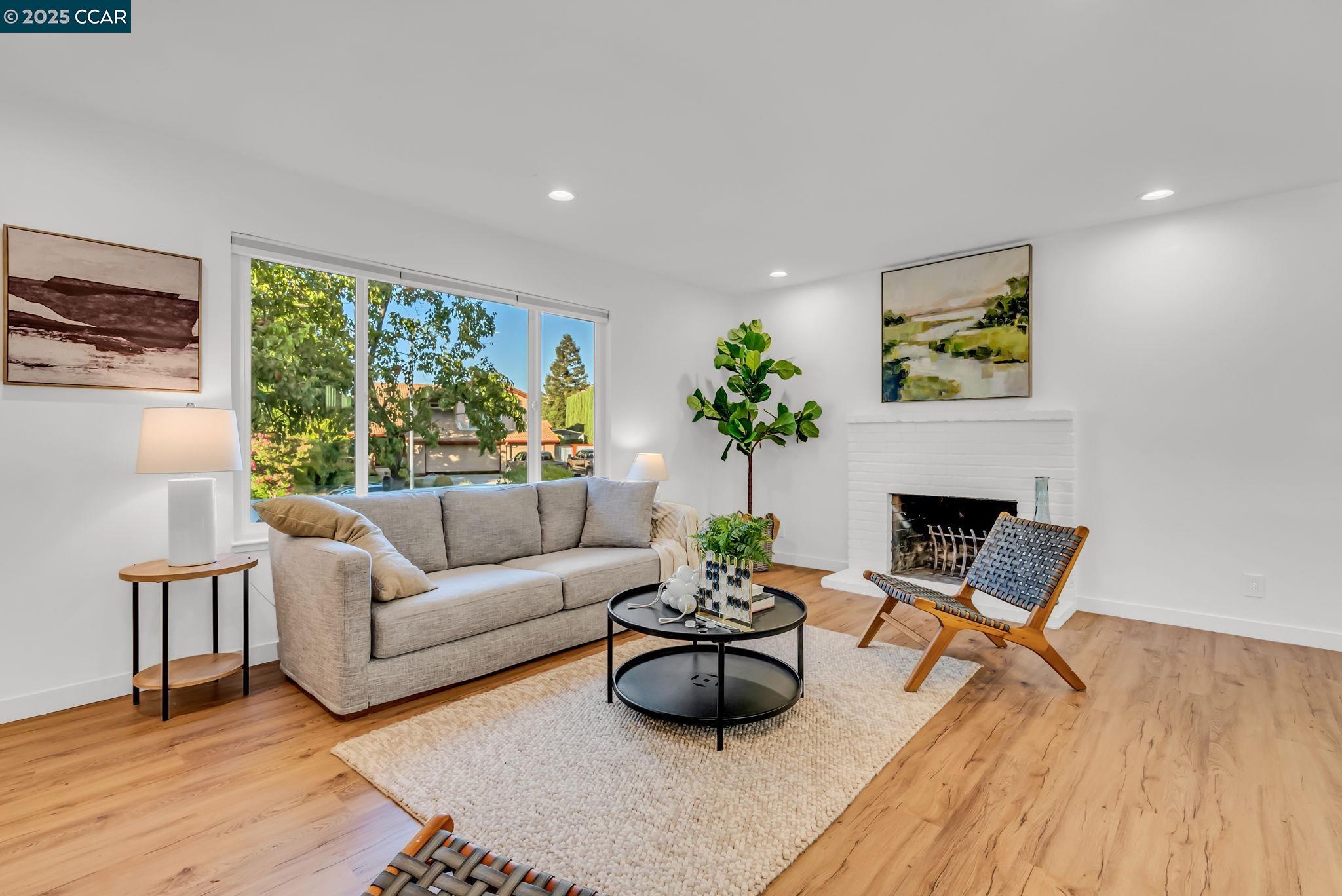 Detail Gallery Image 7 of 48 For 20 Mt Tamalpais Pl, Clayton,  CA 94517 - 4 Beds | 2/1 Baths