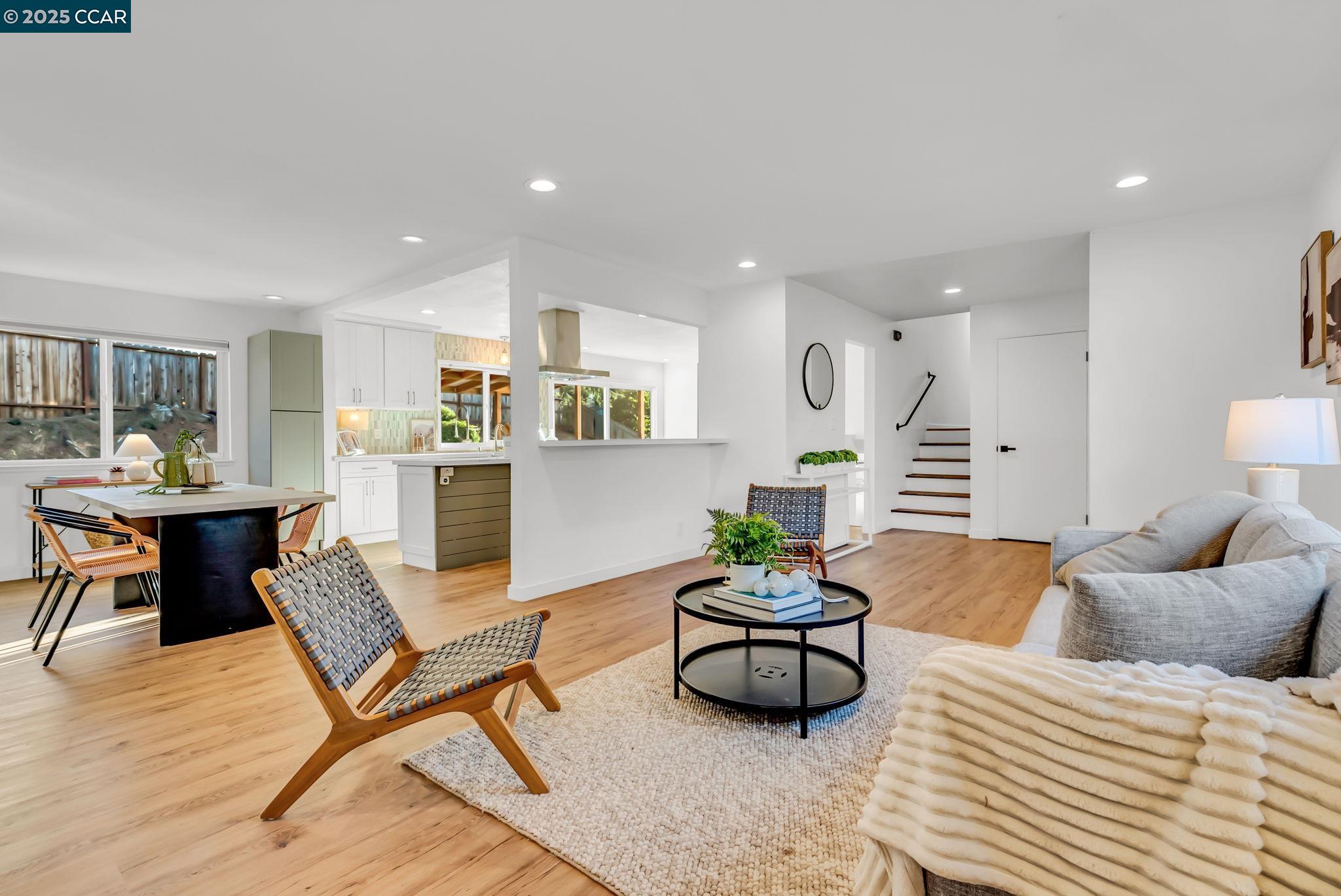 Detail Gallery Image 10 of 48 For 20 Mt Tamalpais Pl, Clayton,  CA 94517 - 4 Beds | 2/1 Baths