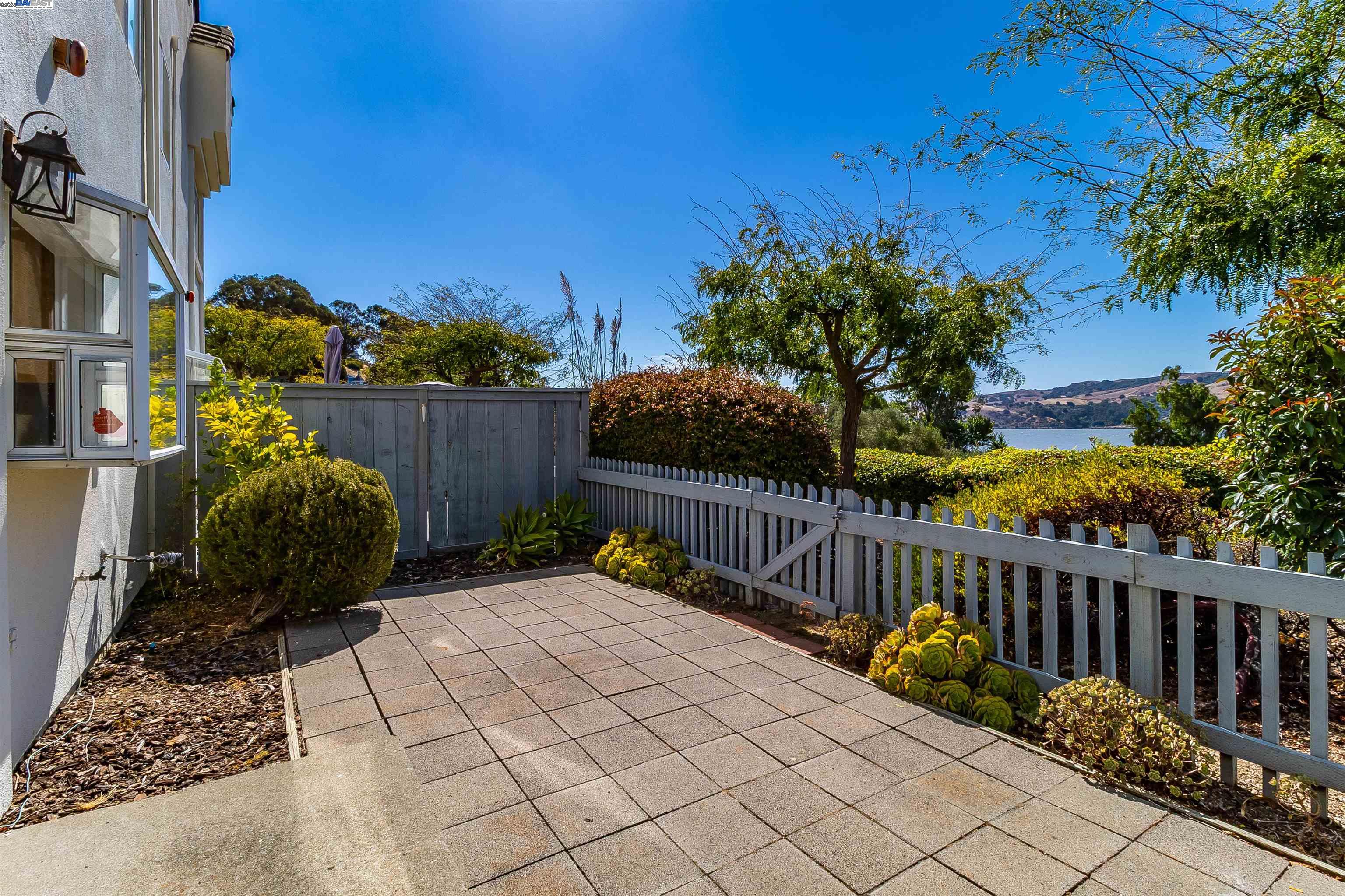 Detail Gallery Image 27 of 32 For 7 Shoal Dr E, Vallejo,  CA 94591 - 3 Beds | 2/1 Baths
