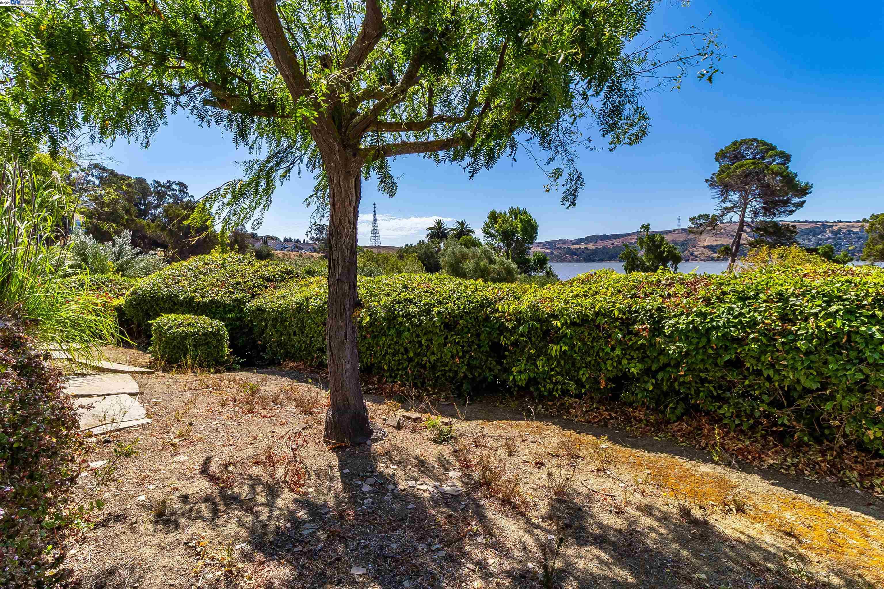 Detail Gallery Image 28 of 32 For 7 Shoal Dr E, Vallejo,  CA 94591 - 3 Beds | 2/1 Baths