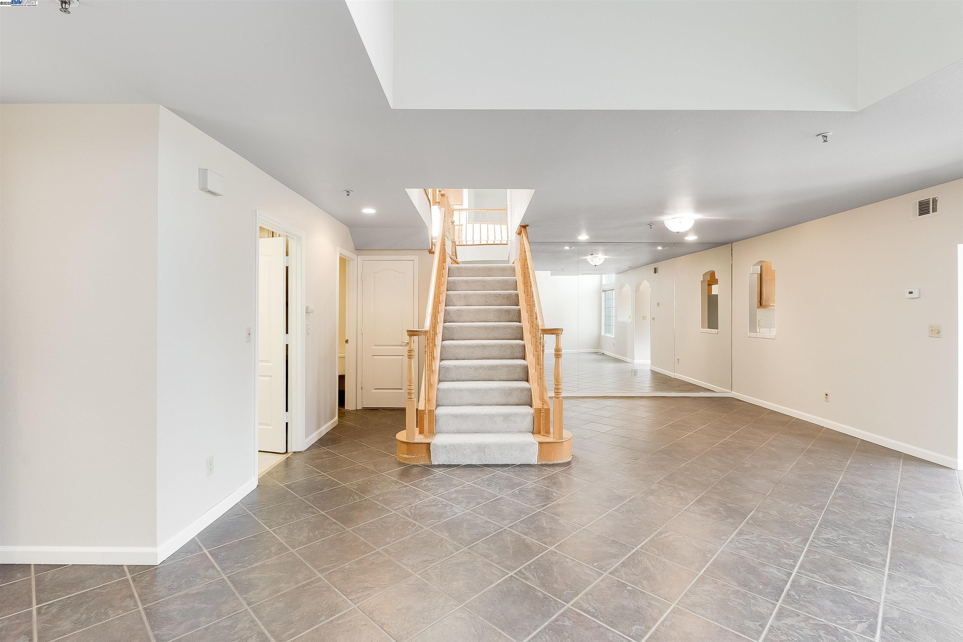 Detail Gallery Image 10 of 32 For 7 Shoal Dr E, Vallejo,  CA 94591 - 3 Beds | 2/1 Baths