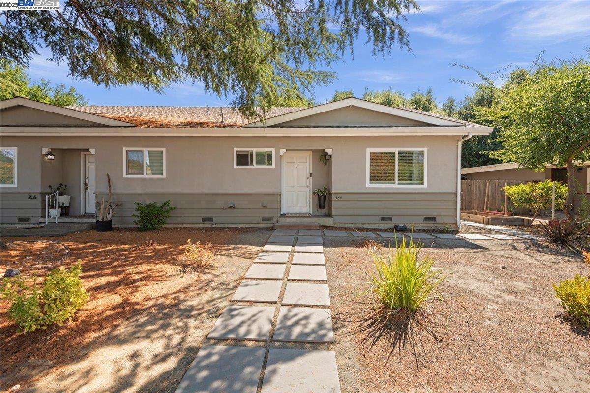 Detail Gallery Image 4 of 21 For 164 Gilbert Ct, Martinez,  CA 94553 - – Beds | – Baths