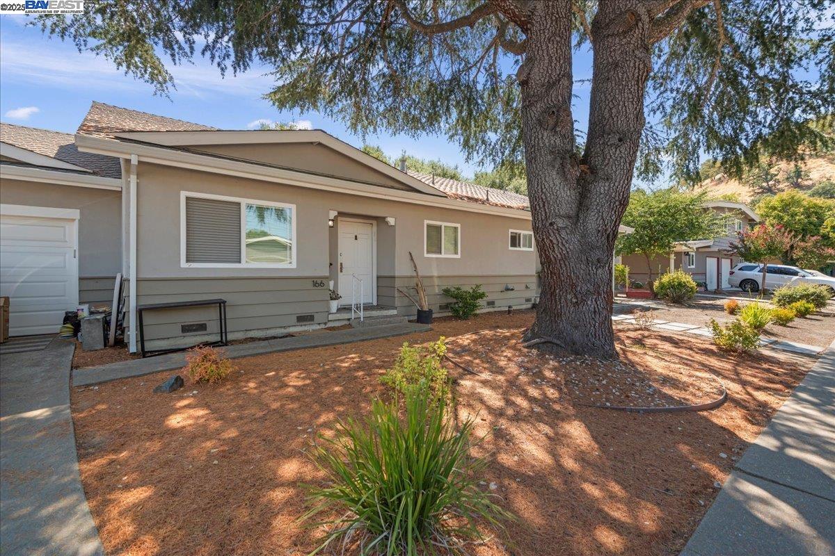 Detail Gallery Image 5 of 21 For 164 Gilbert Ct, Martinez,  CA 94553 - – Beds | – Baths