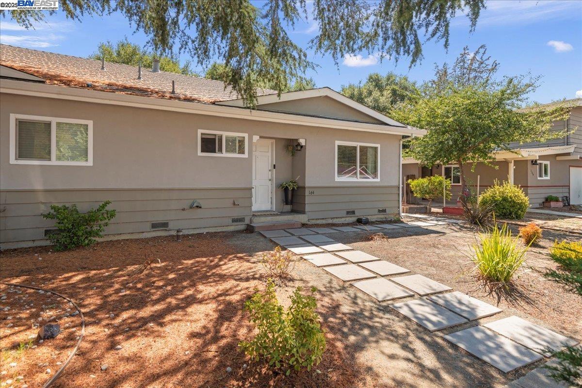 Detail Gallery Image 8 of 21 For 164 Gilbert Ct, Martinez,  CA 94553 - – Beds | – Baths
