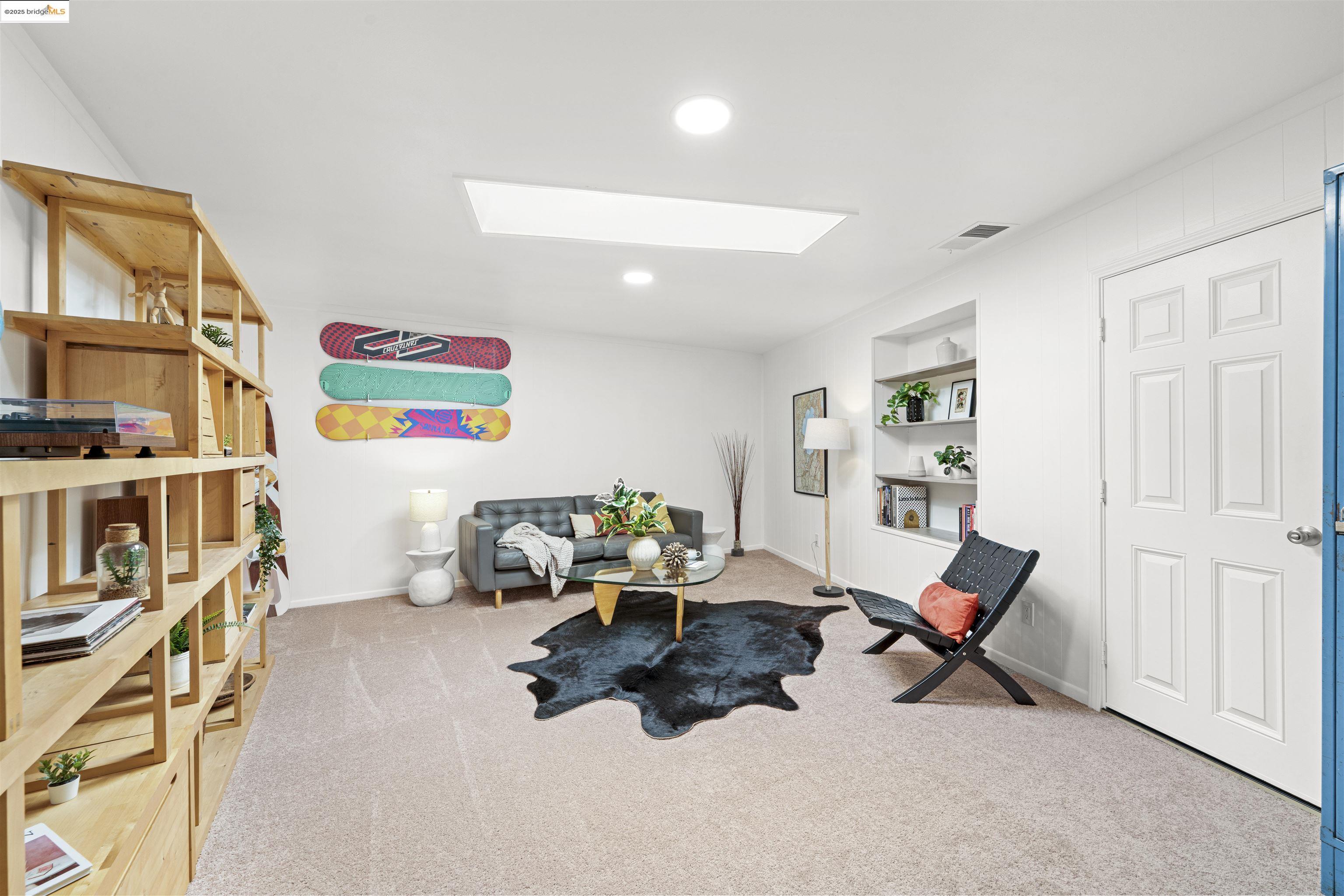 Detail Gallery Image 11 of 41 For 1001 Damon Ct, Santa Rosa,  CA 95401 - 3 Beds | 2 Baths
