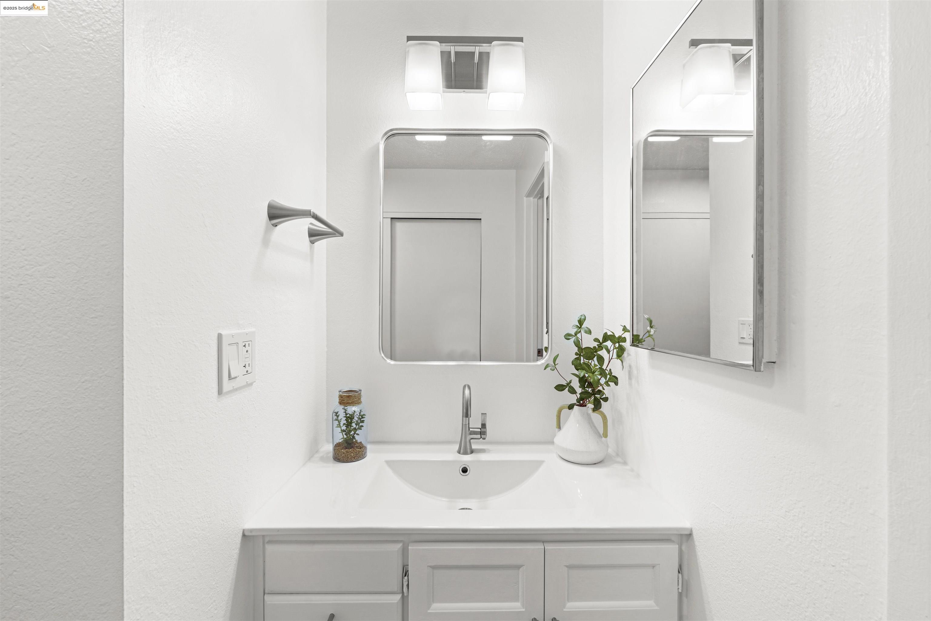 Detail Gallery Image 20 of 41 For 1001 Damon Ct, Santa Rosa,  CA 95401 - 3 Beds | 2 Baths