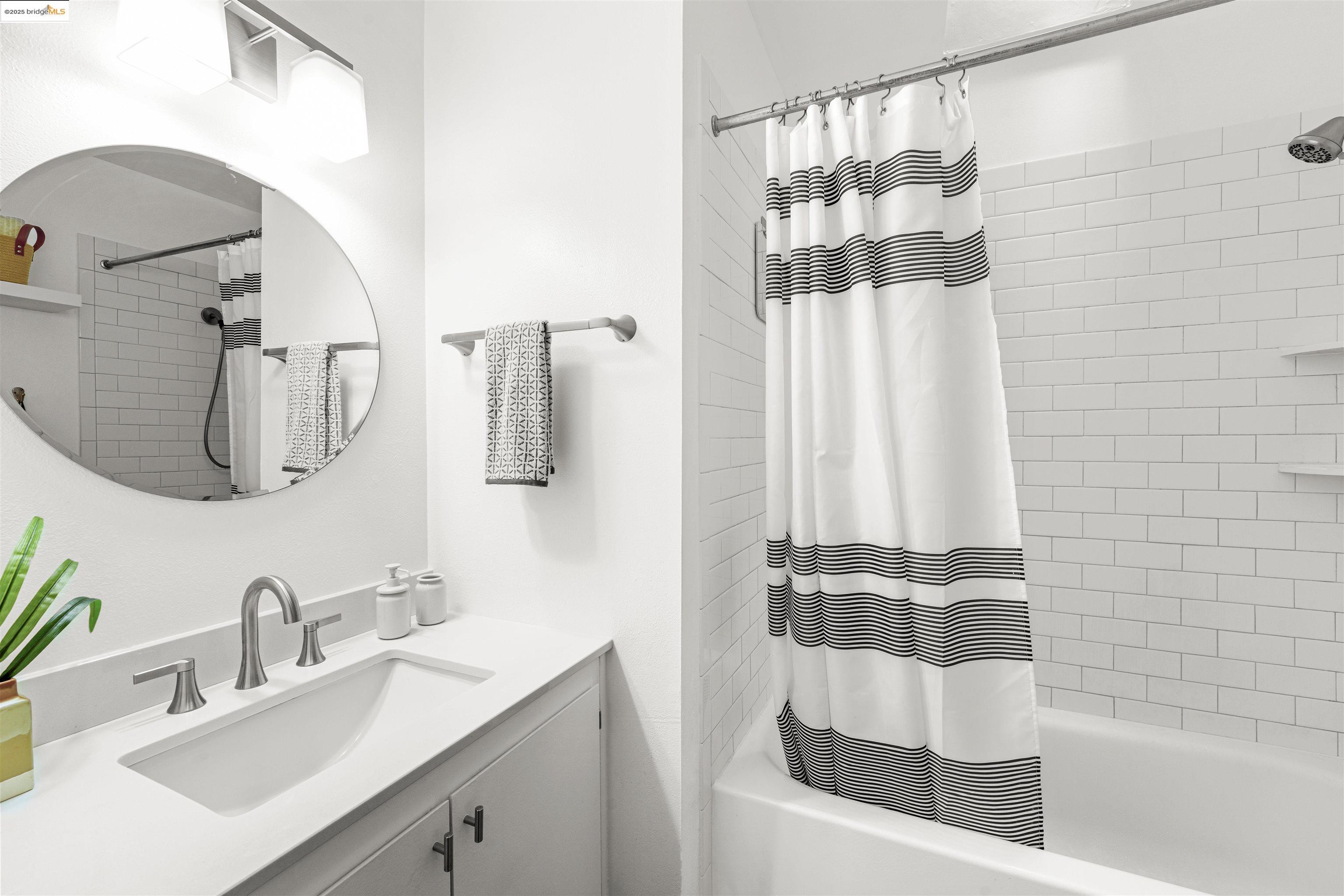 Detail Gallery Image 22 of 41 For 1001 Damon Ct, Santa Rosa,  CA 95401 - 3 Beds | 2 Baths