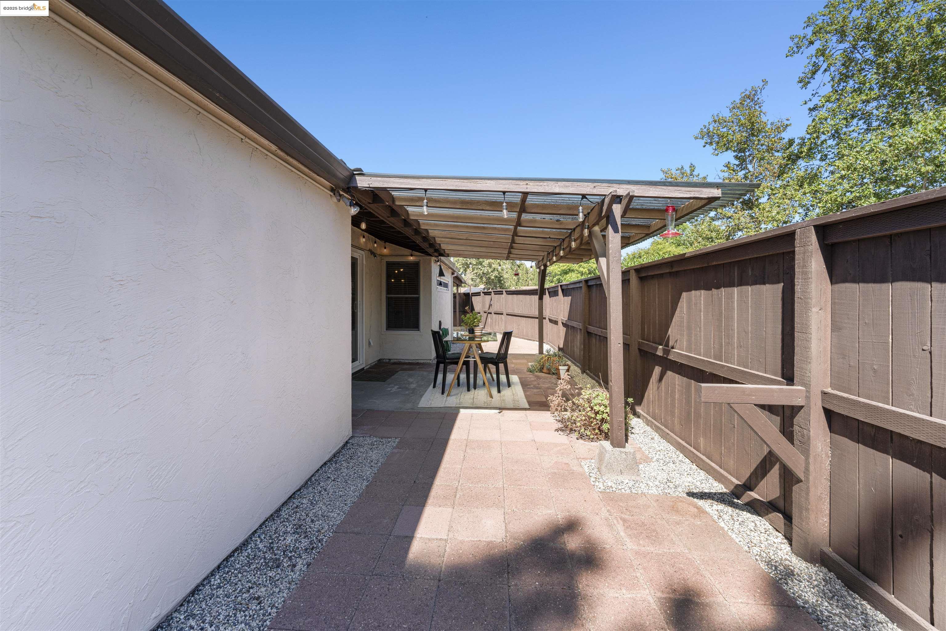 Detail Gallery Image 33 of 41 For 1001 Damon Ct, Santa Rosa,  CA 95401 - 3 Beds | 2 Baths