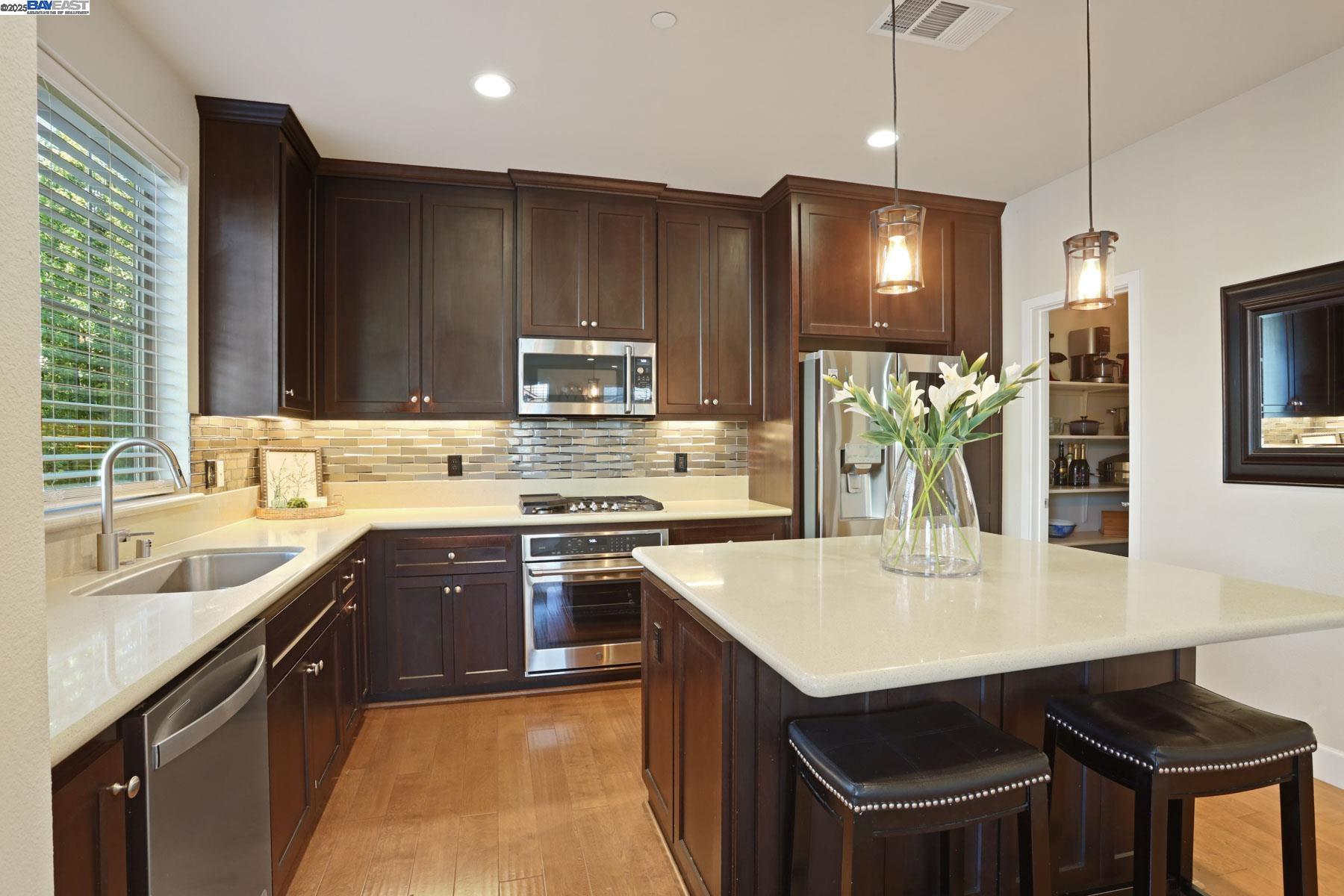 Photo #5: 41110177 Listing 