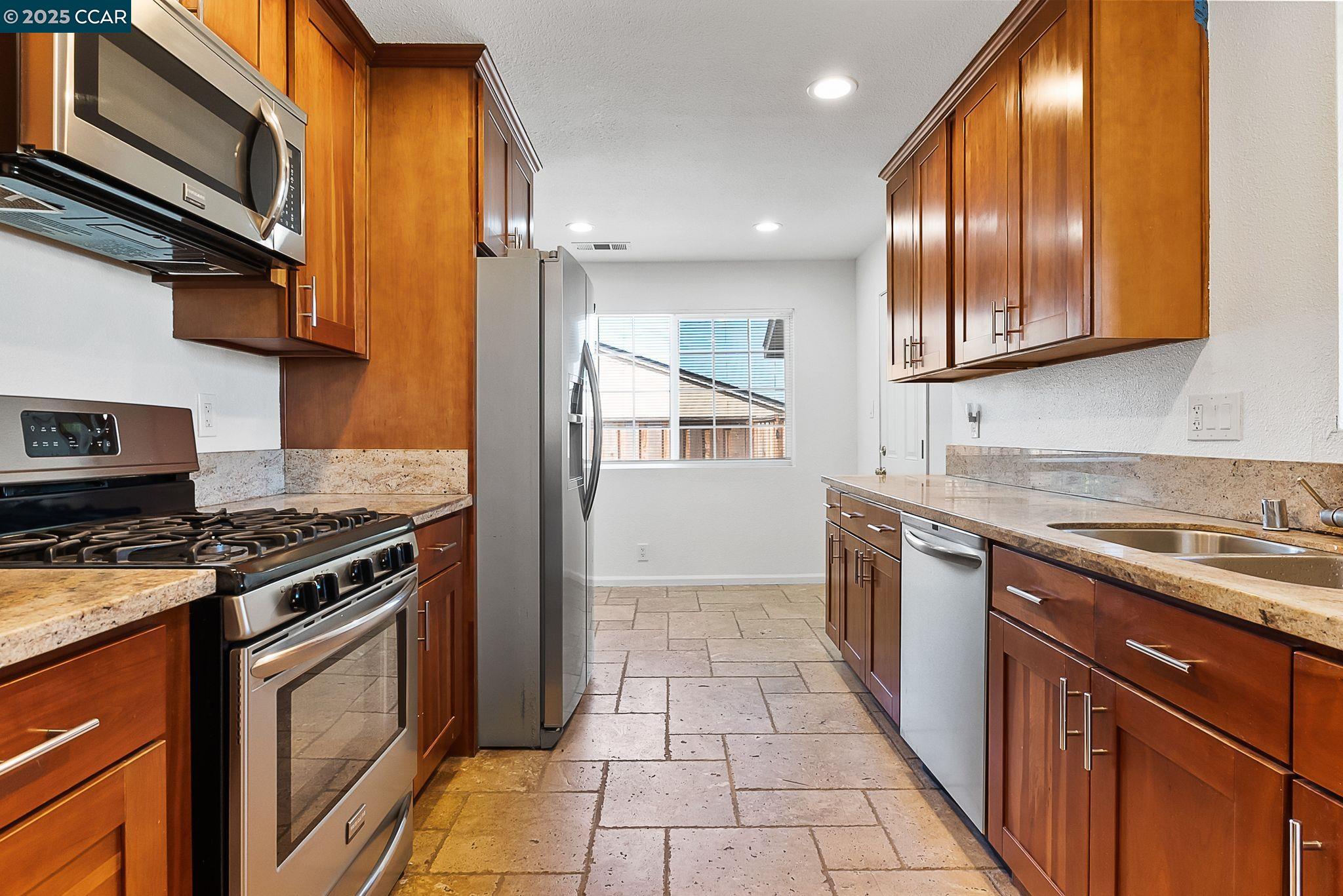 Detail Gallery Image 22 of 40 For 2425 Jerilynn Dr, Concord,  CA 94519 - 3 Beds | 2 Baths