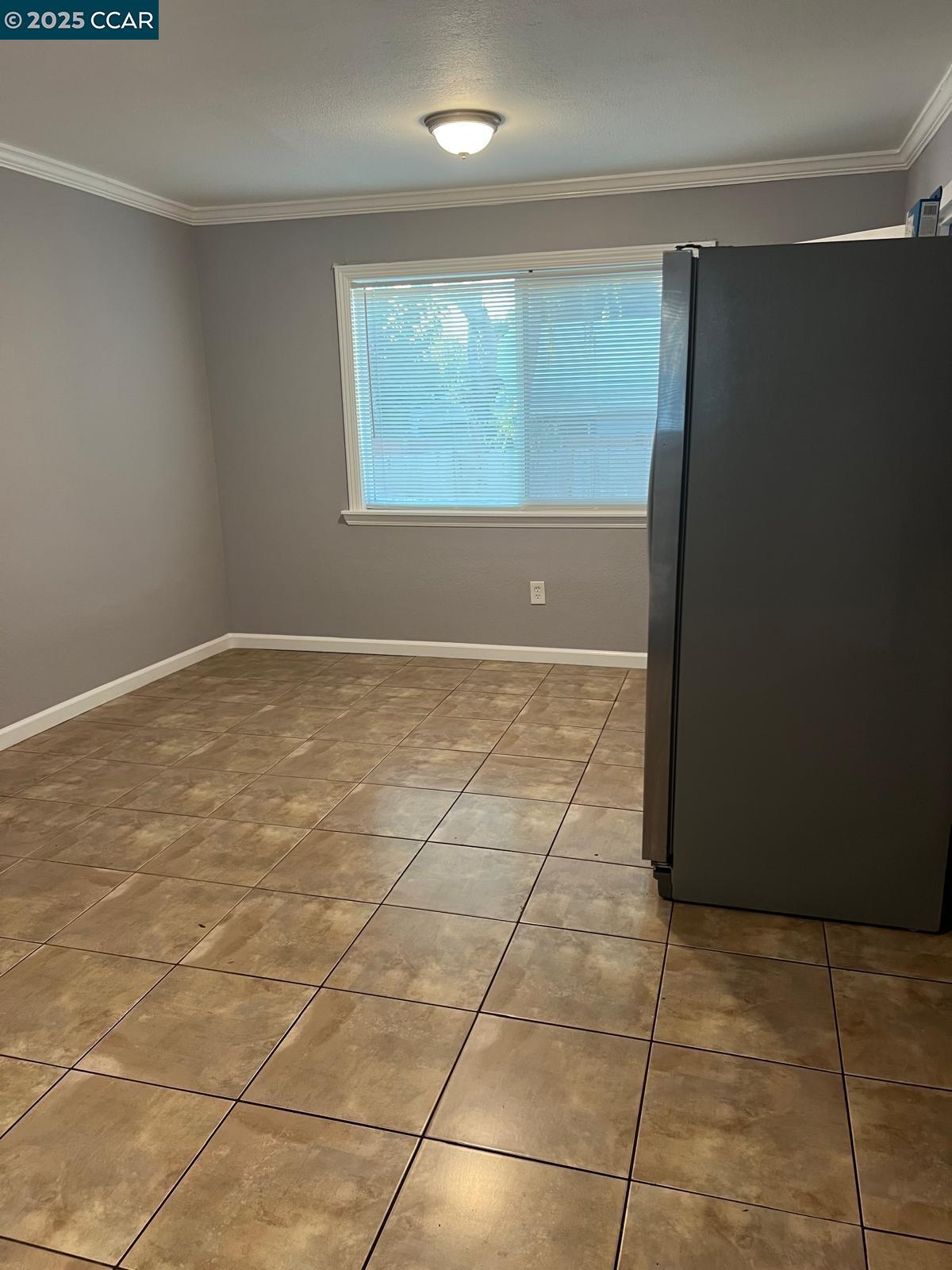 Detail Gallery Image 8 of 38 For 205 Curry Ave, Vallejo,  CA 94590 - 3 Beds | 2 Baths