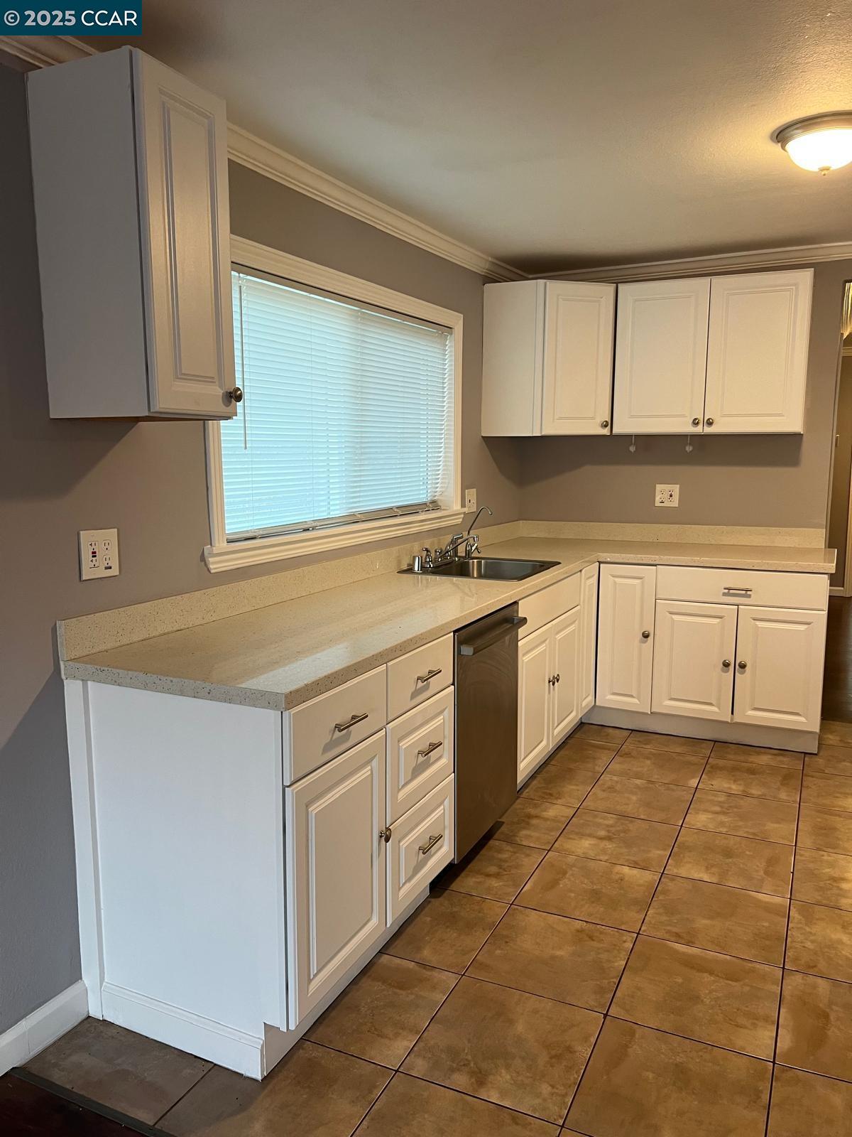 Detail Gallery Image 11 of 38 For 205 Curry Ave, Vallejo,  CA 94590 - 3 Beds | 2 Baths