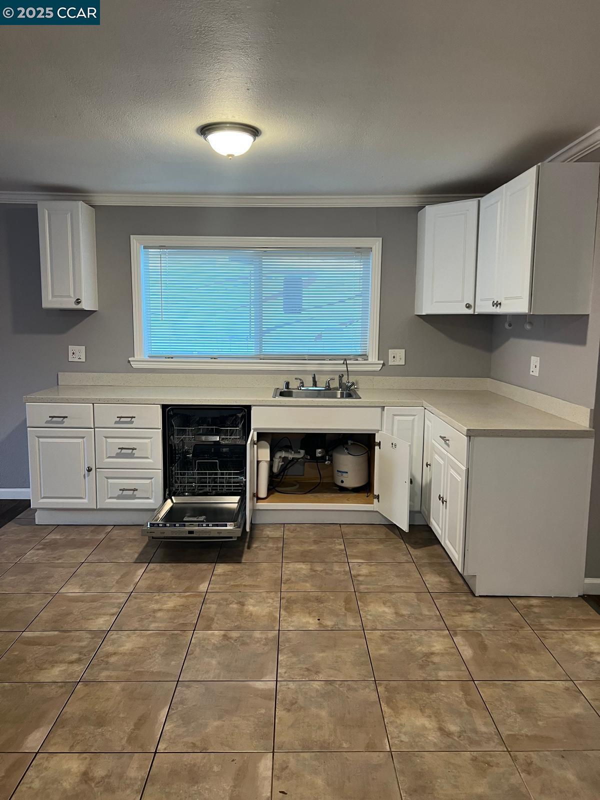 Detail Gallery Image 12 of 38 For 205 Curry Ave, Vallejo,  CA 94590 - 3 Beds | 2 Baths