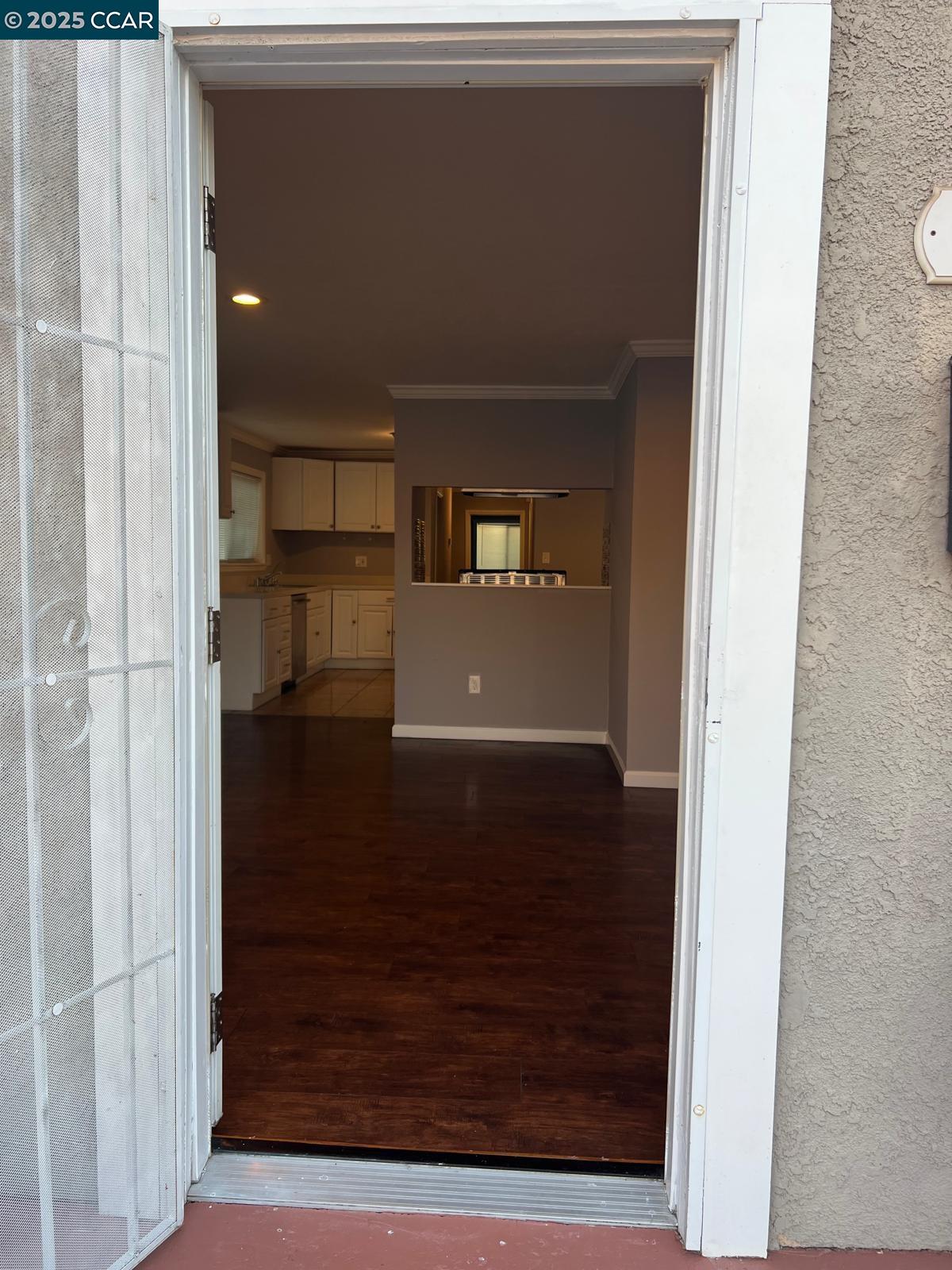 Detail Gallery Image 6 of 38 For 205 Curry Ave, Vallejo,  CA 94590 - 3 Beds | 2 Baths
