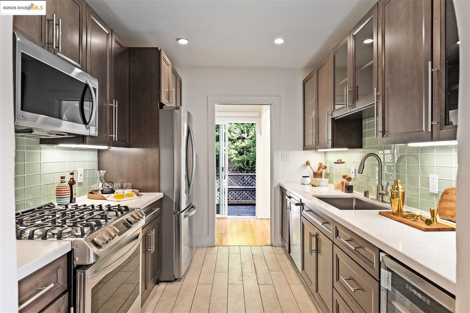 Detail Gallery Image 14 of 44 For 2201 Spaulding Ave, Berkeley,  CA 94703 - – Beds | – Baths