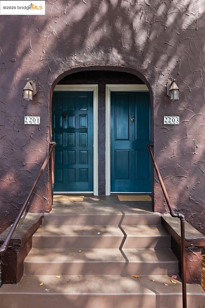 Detail Gallery Image 5 of 44 For 2201 Spaulding Ave, Berkeley,  CA 94703 - – Beds | – Baths