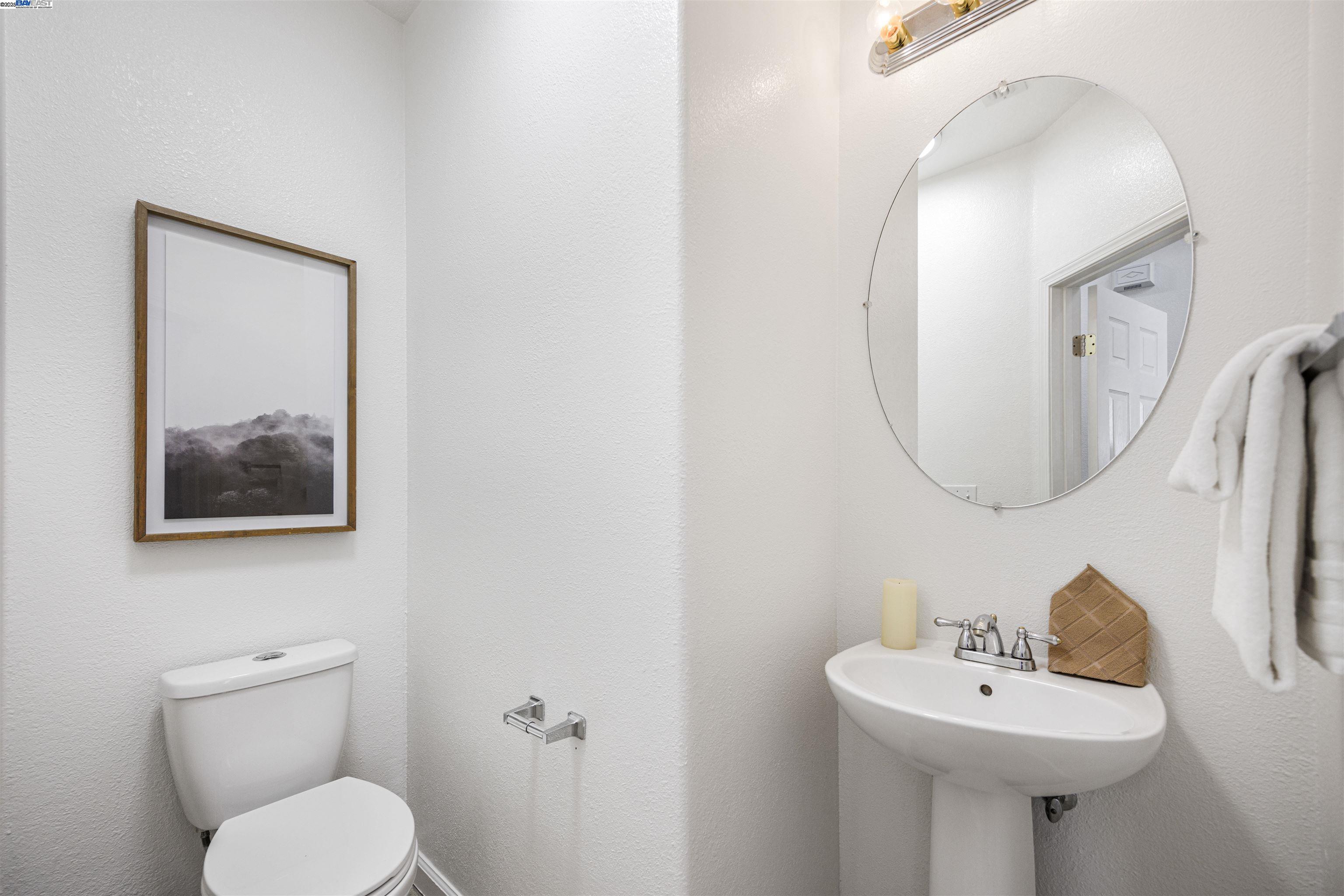 Detail Gallery Image 13 of 38 For 829 Berryessa Ct, Livermore,  CA 94551 - 3 Beds | 2/1 Baths