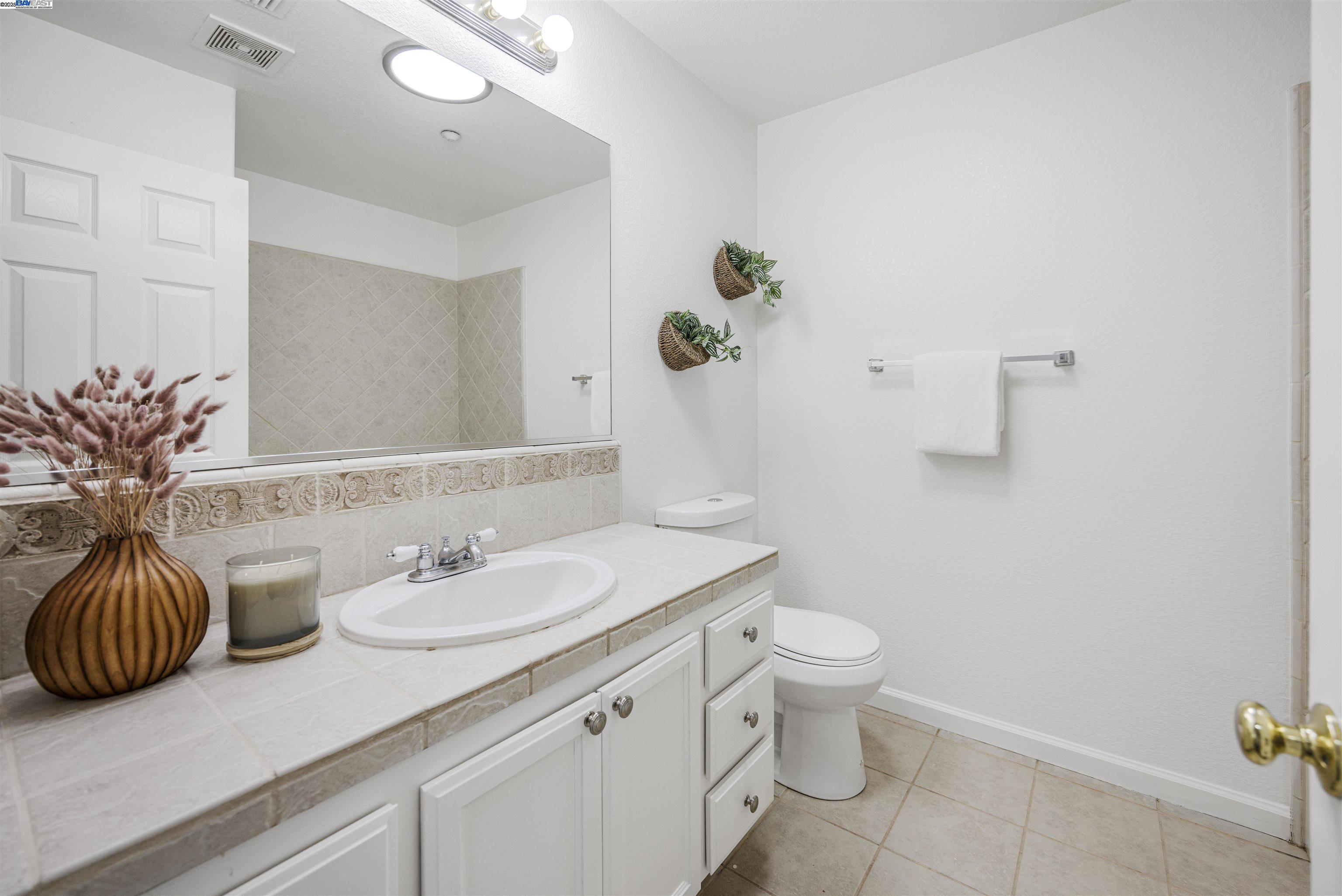 Detail Gallery Image 20 of 38 For 829 Berryessa Ct, Livermore,  CA 94551 - 3 Beds | 2/1 Baths