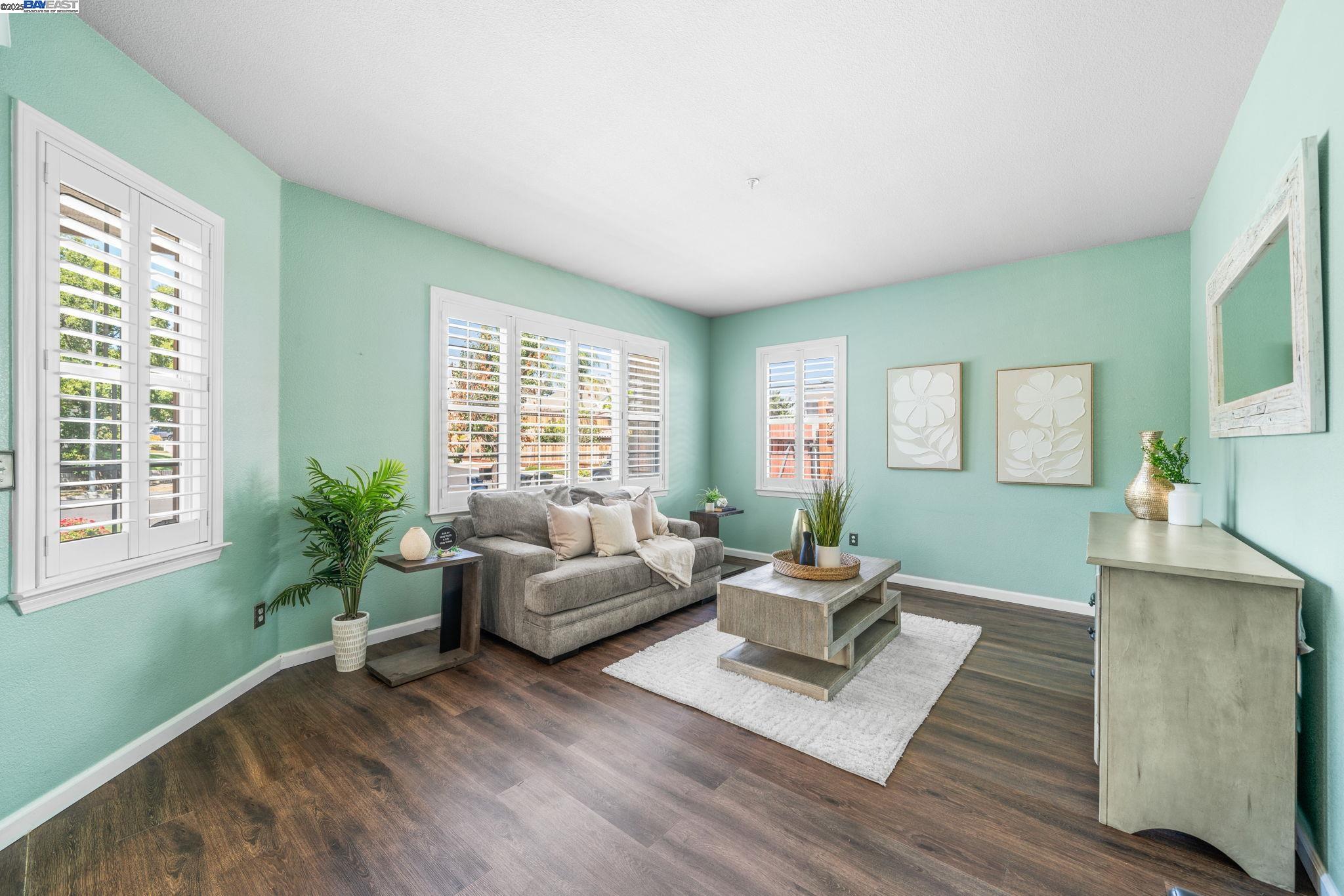 Detail Gallery Image 11 of 60 For 635 Eliot Dr, Livermore,  CA 94551 - 5 Beds | 2/1 Baths