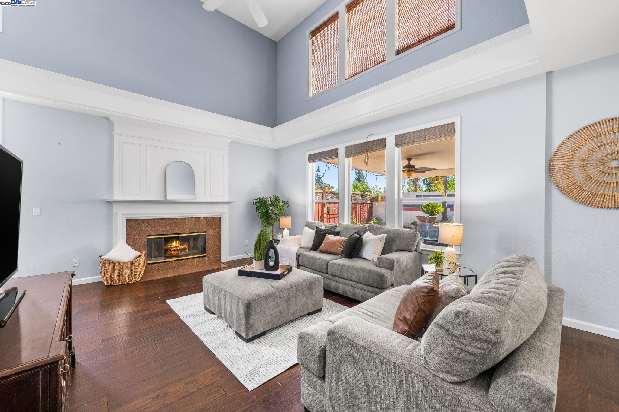 Detail Gallery Image 15 of 60 For 635 Eliot Dr, Livermore,  CA 94551 - 5 Beds | 2/1 Baths