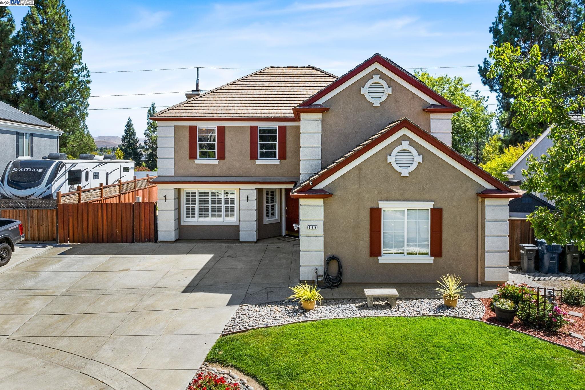 Detail Gallery Image 3 of 60 For 635 Eliot Dr, Livermore,  CA 94551 - 5 Beds | 2/1 Baths