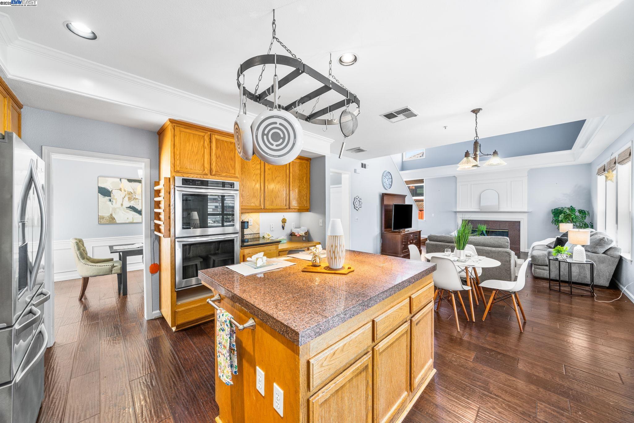 Detail Gallery Image 22 of 60 For 635 Eliot Dr, Livermore,  CA 94551 - 5 Beds | 2/1 Baths