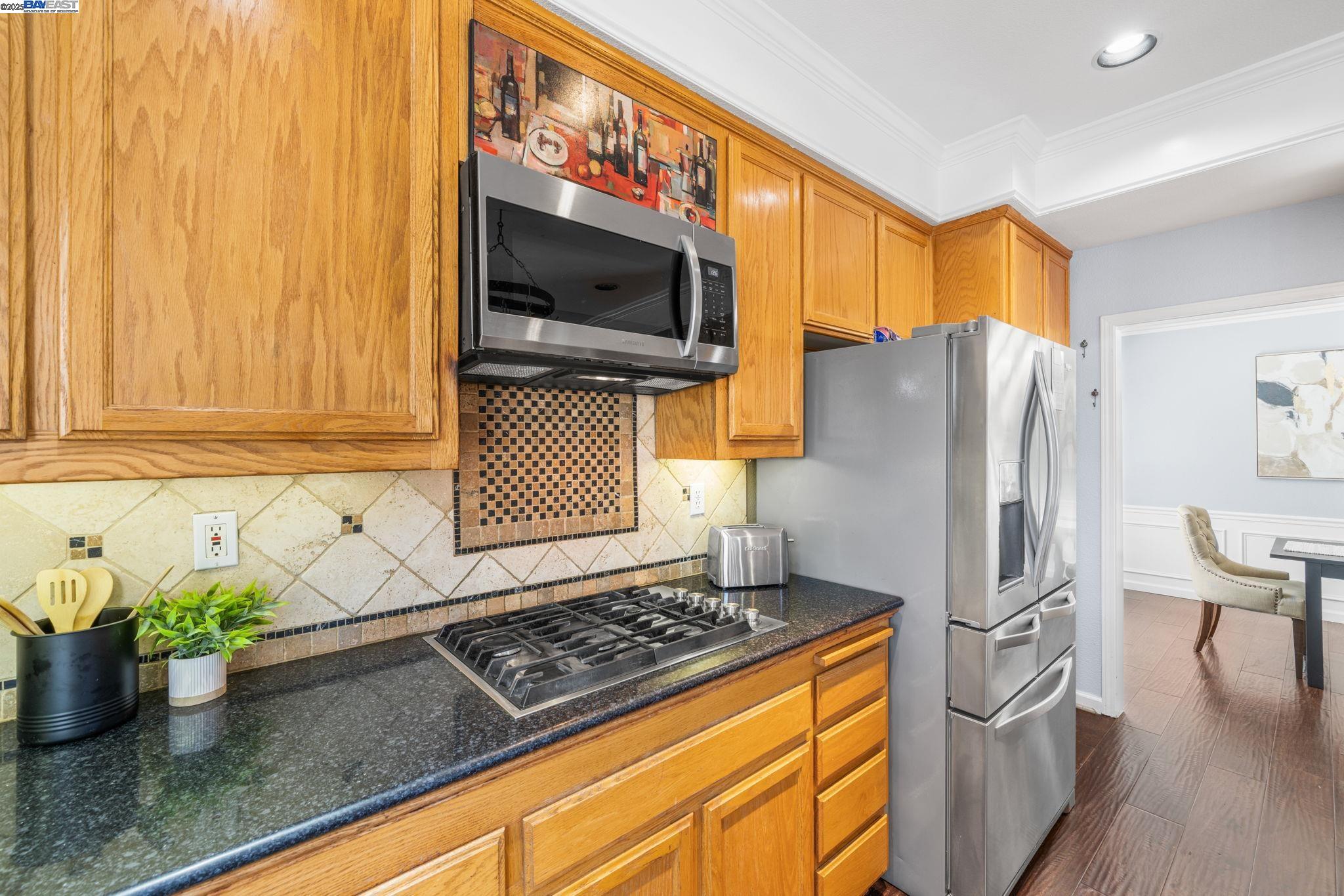 Detail Gallery Image 23 of 60 For 635 Eliot Dr, Livermore,  CA 94551 - 5 Beds | 2/1 Baths