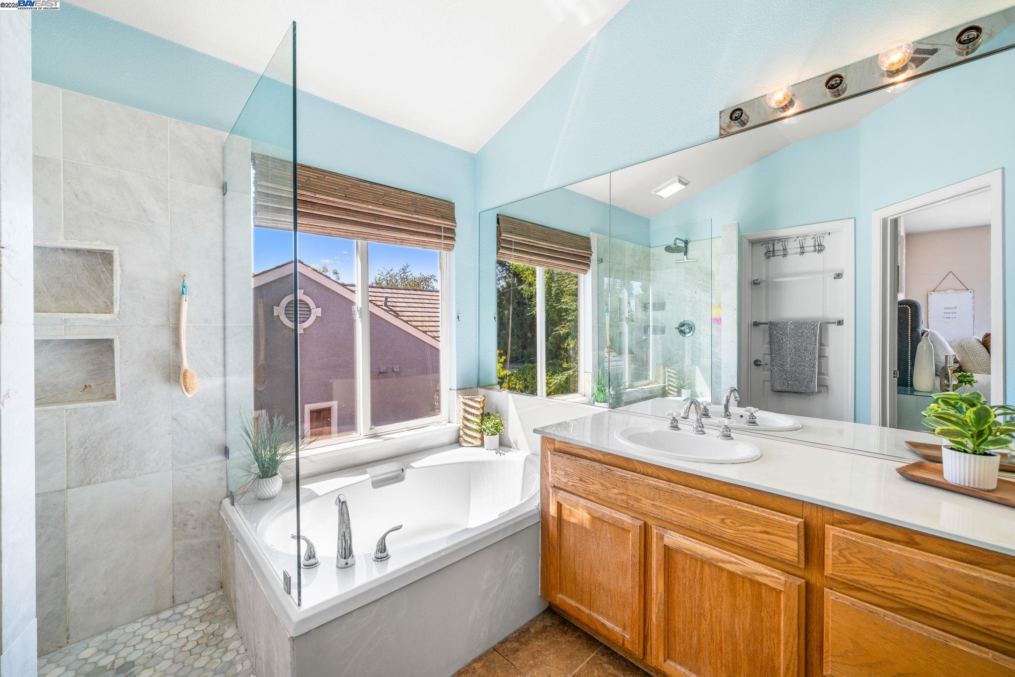 Detail Gallery Image 28 of 60 For 635 Eliot Dr, Livermore,  CA 94551 - 5 Beds | 2/1 Baths