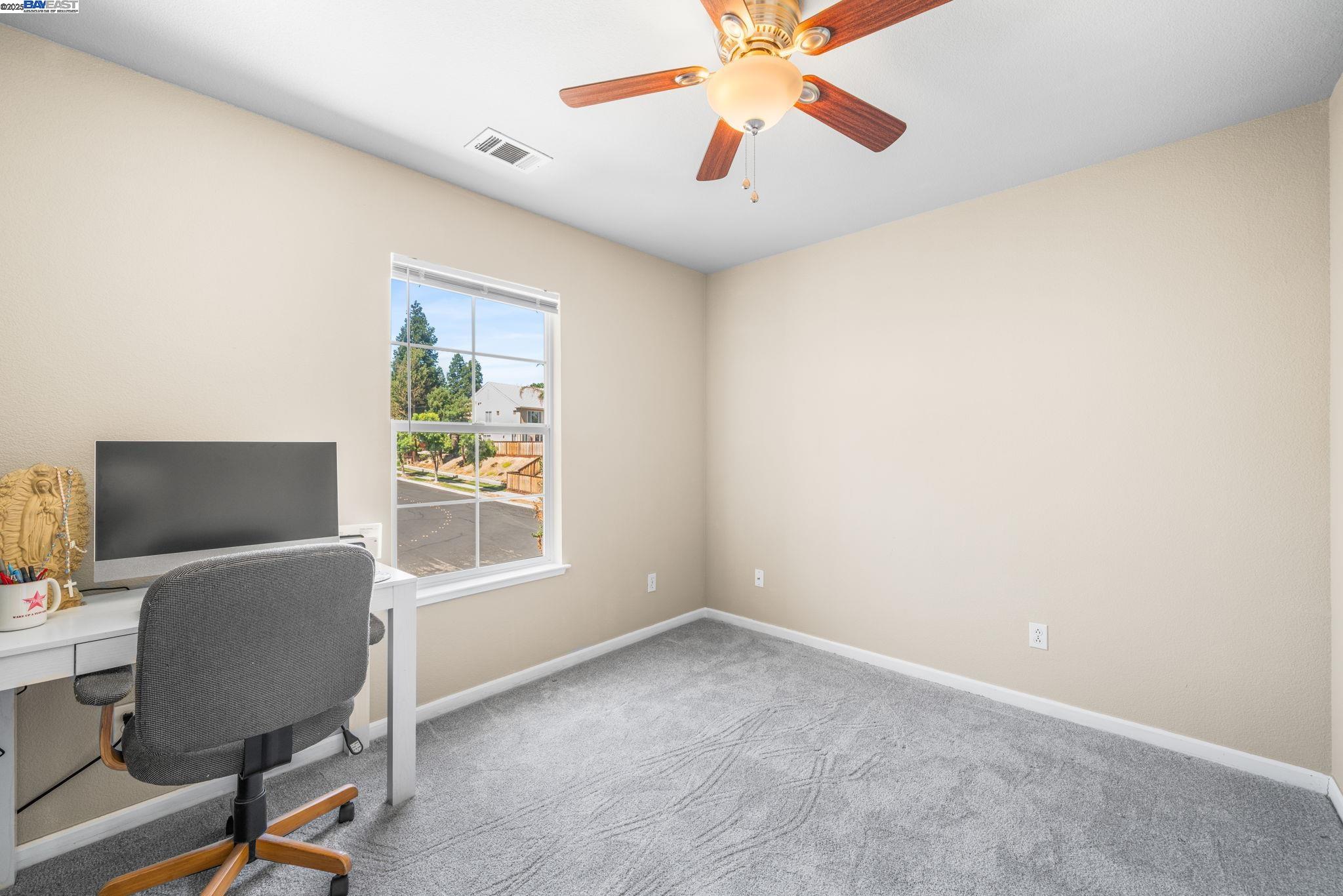 Detail Gallery Image 29 of 60 For 635 Eliot Dr, Livermore,  CA 94551 - 5 Beds | 2/1 Baths