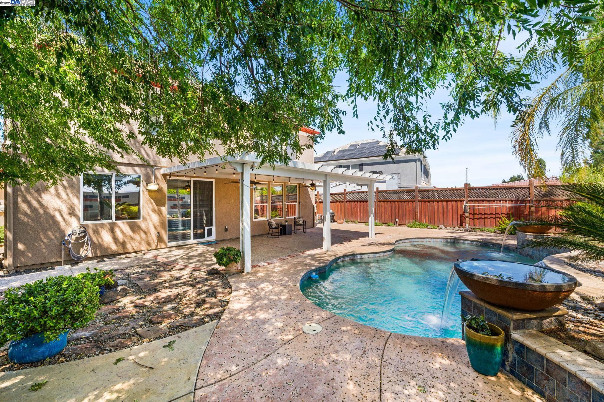 Detail Gallery Image 42 of 60 For 635 Eliot Dr, Livermore,  CA 94551 - 5 Beds | 2/1 Baths