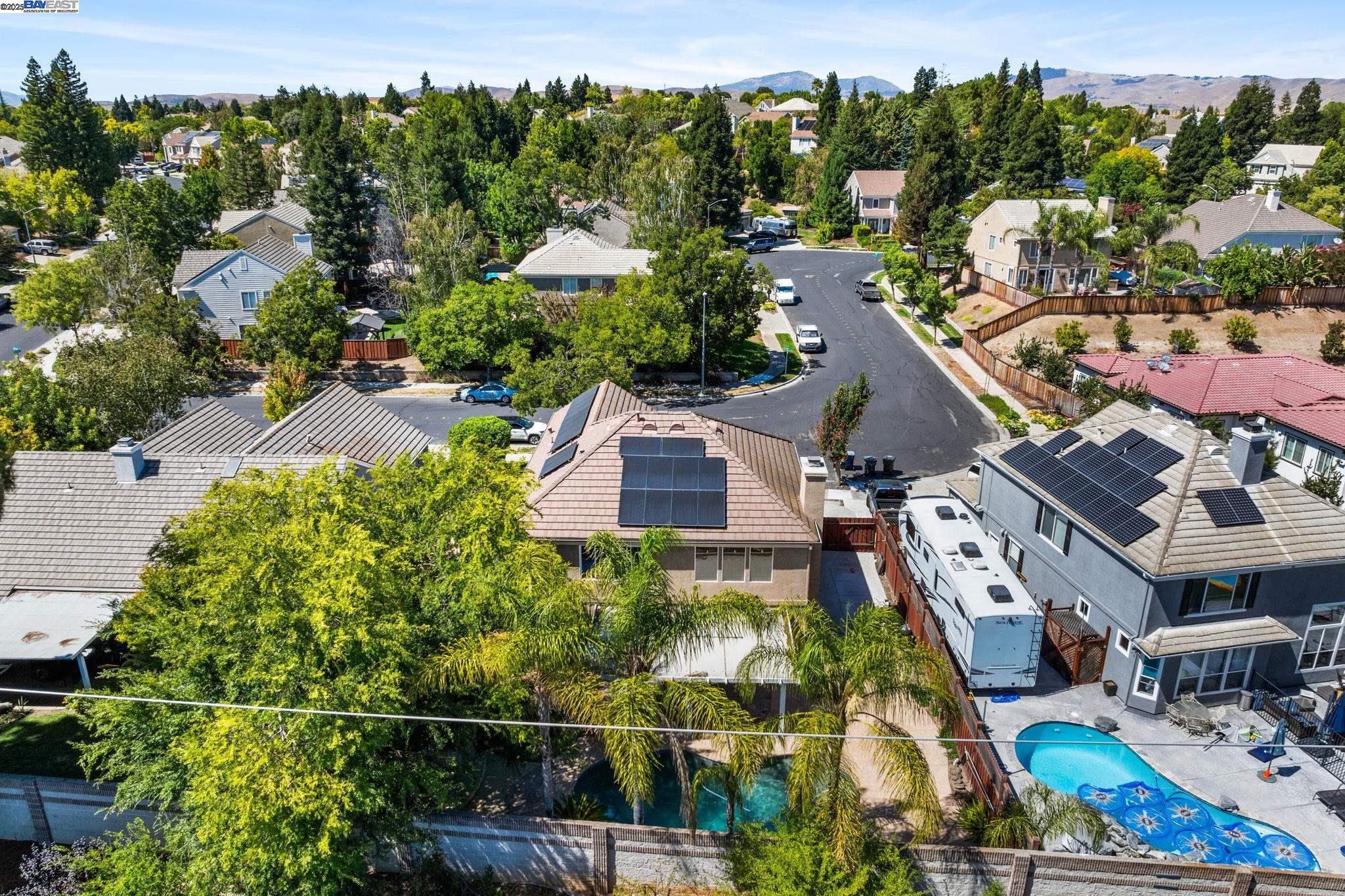 Detail Gallery Image 50 of 60 For 635 Eliot Dr, Livermore,  CA 94551 - 5 Beds | 2/1 Baths