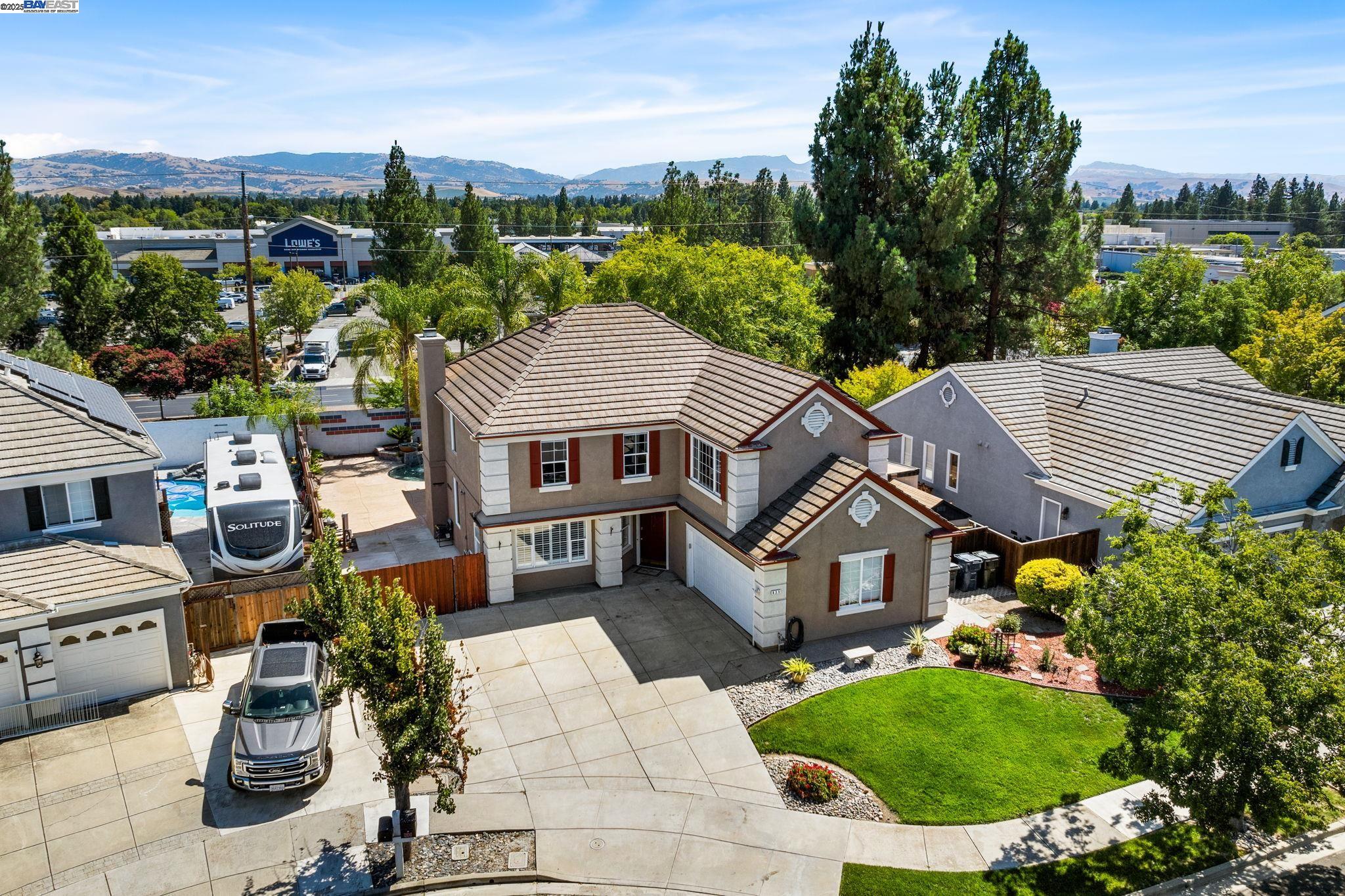 Detail Gallery Image 6 of 60 For 635 Eliot Dr, Livermore,  CA 94551 - 5 Beds | 2/1 Baths