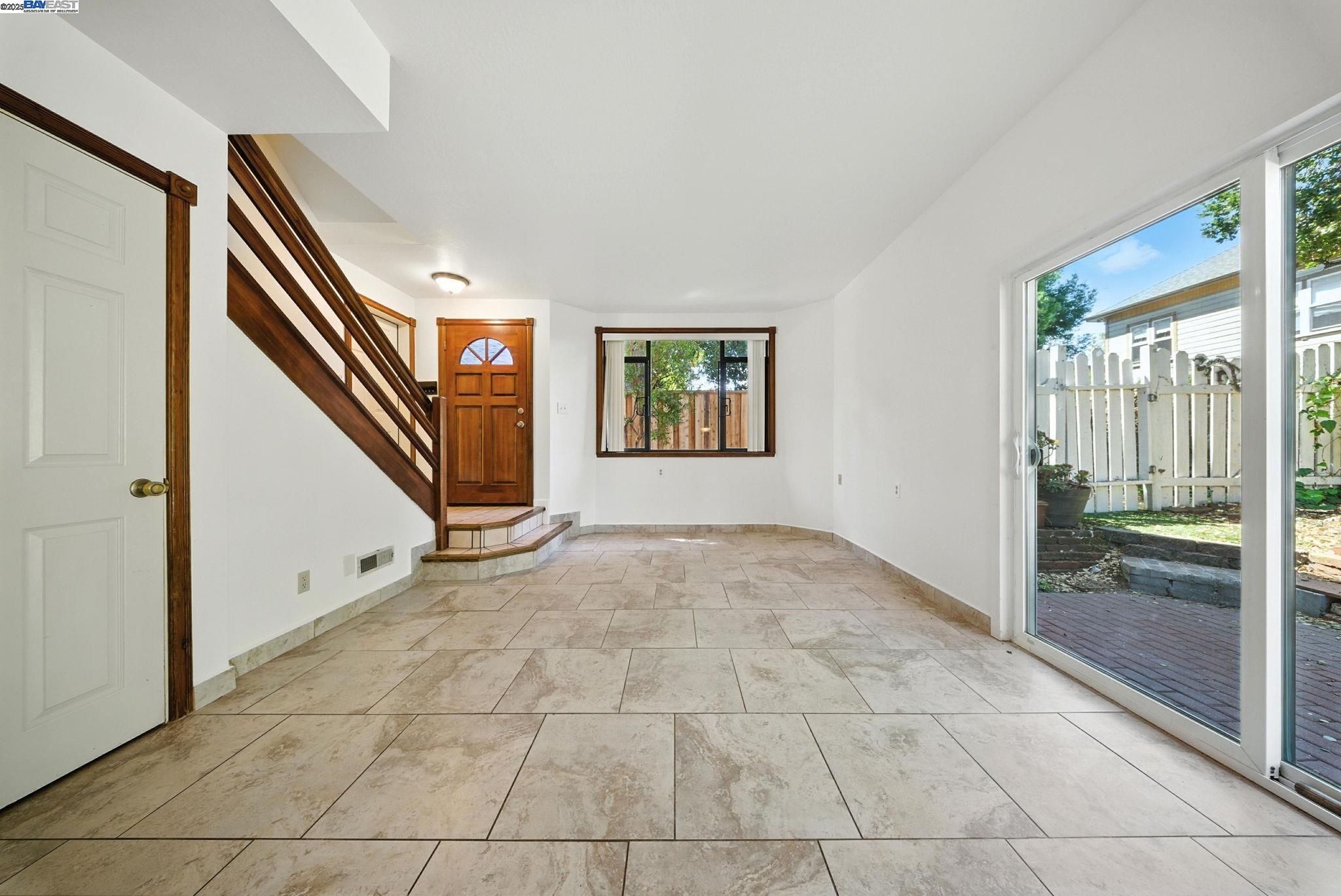 Detail Gallery Image 12 of 30 For 1523 Verdi St, Alameda,  CA 94501 - – Beds | – Baths